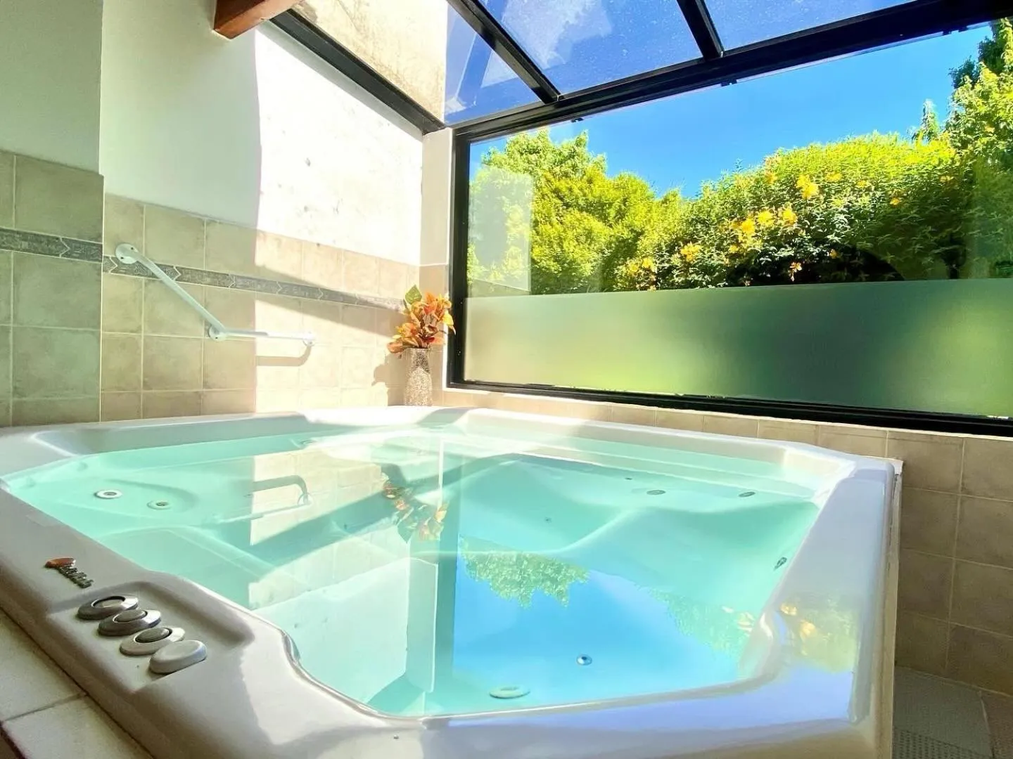 Hot Tub in Le Chatelet