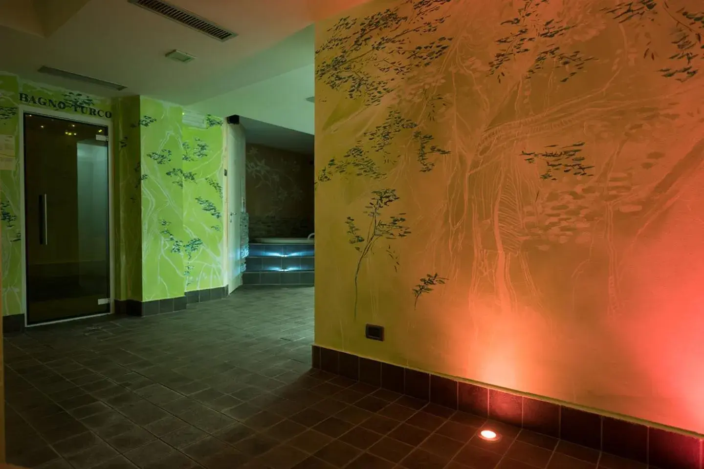 Spa and wellness centre/facilities in T'ami Hotel Resort Spa