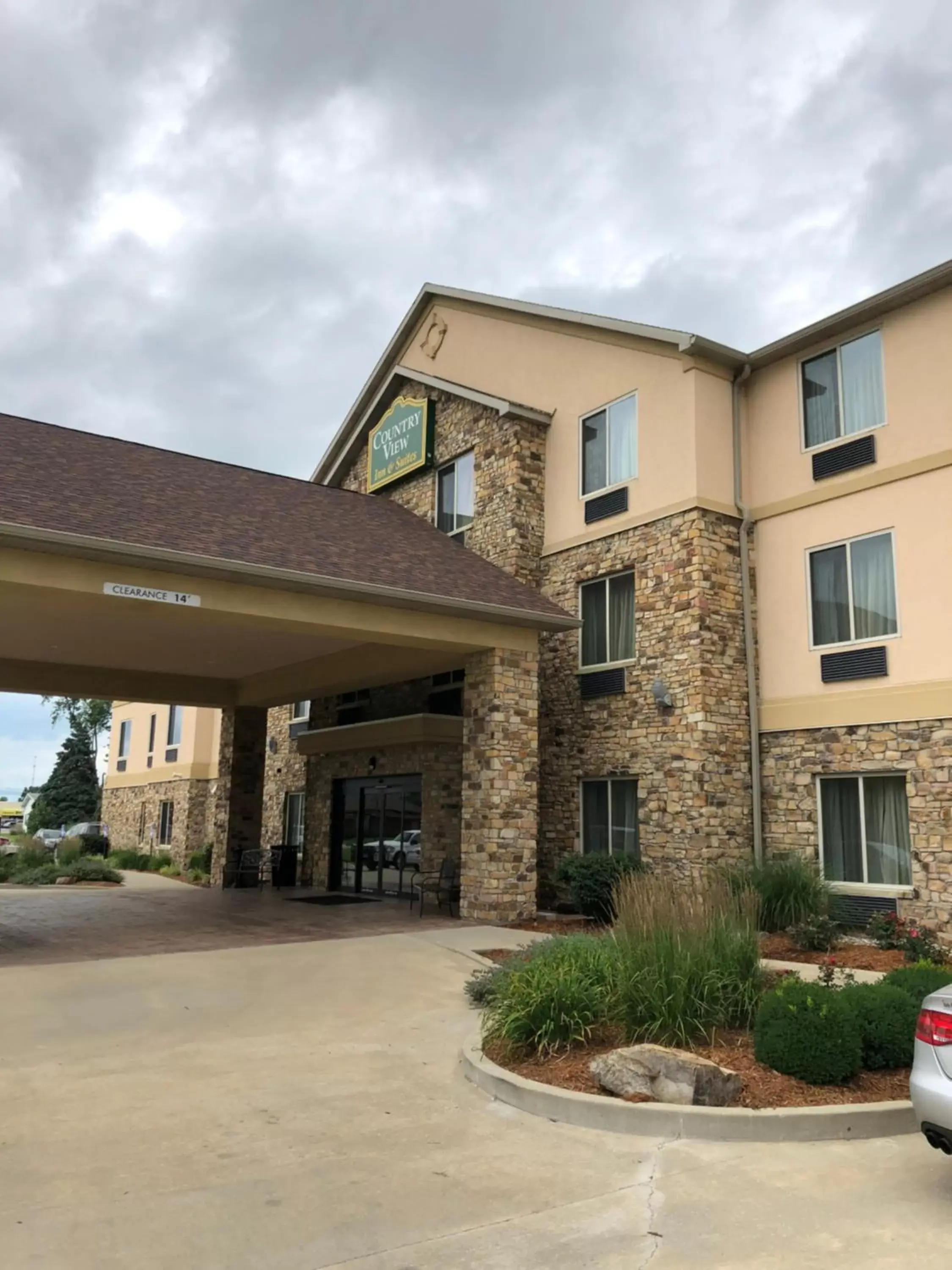 Facade/entrance, Property Building in Countryview Inn & Suites