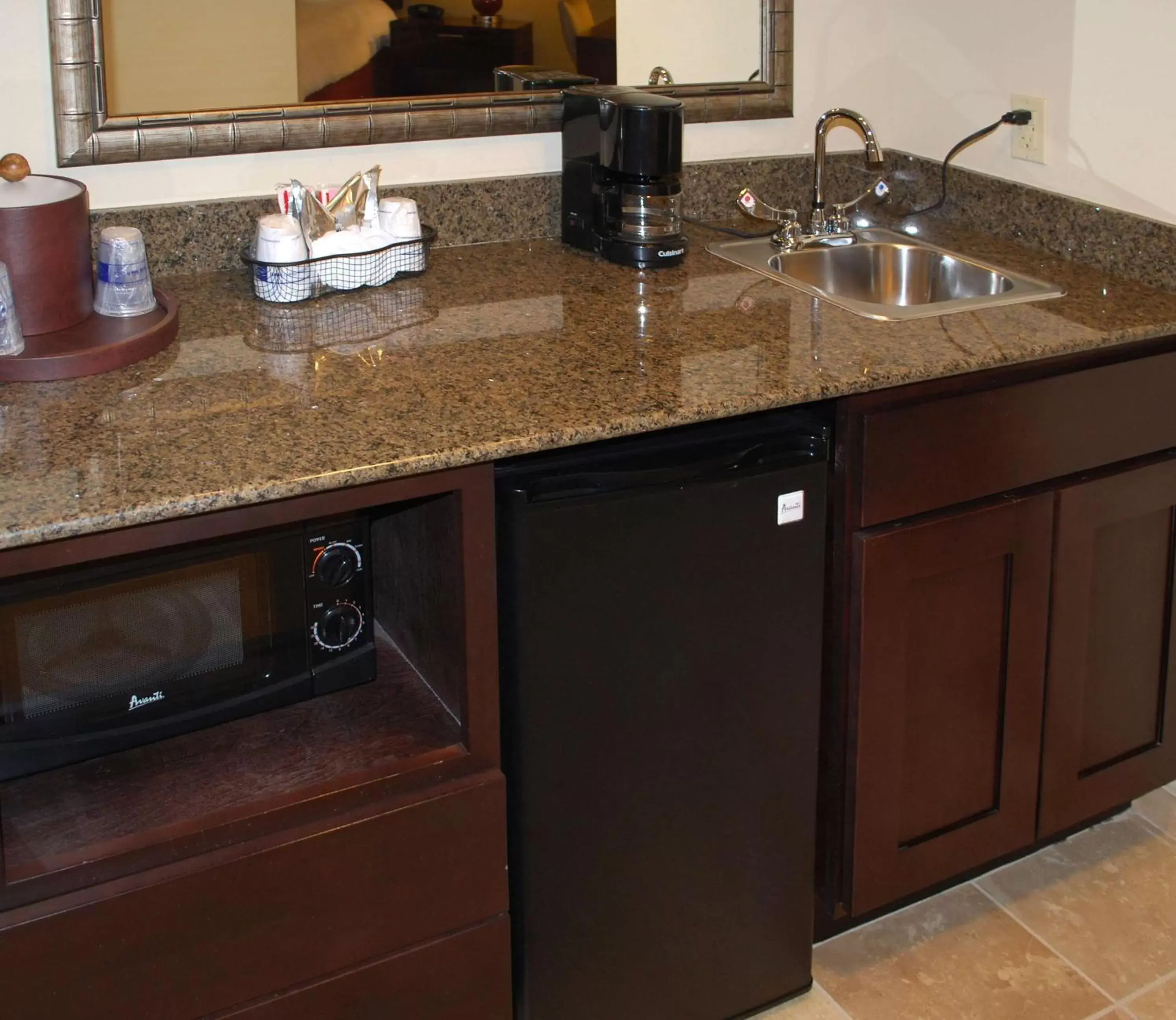 Kitchen or kitchenette, Kitchen/Kitchenette in Hampton Inn & Suites Phoenix/Gilbert