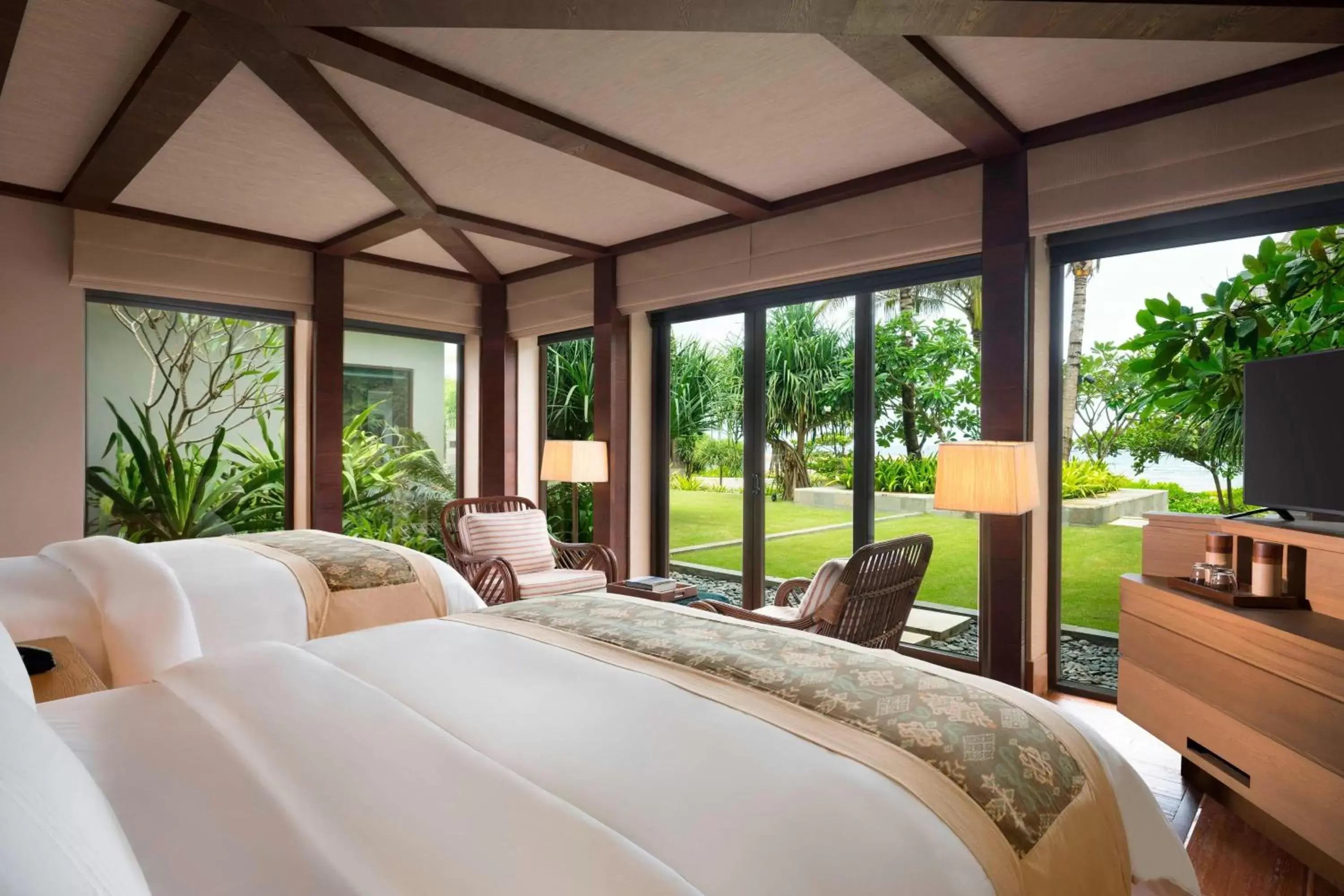 Bedroom, Bed in The Ritz-Carlton Bali