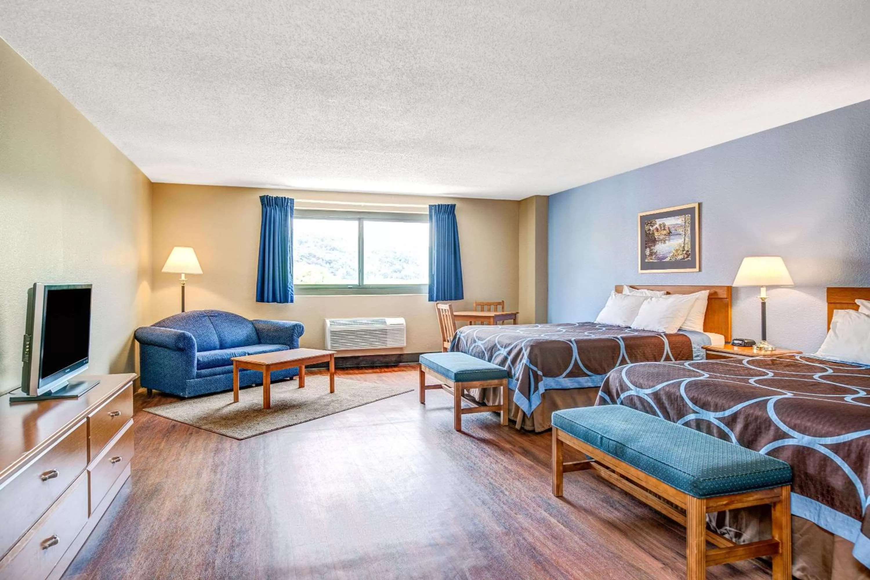 Photo of the whole room in Super 8 by Wyndham Mahwah