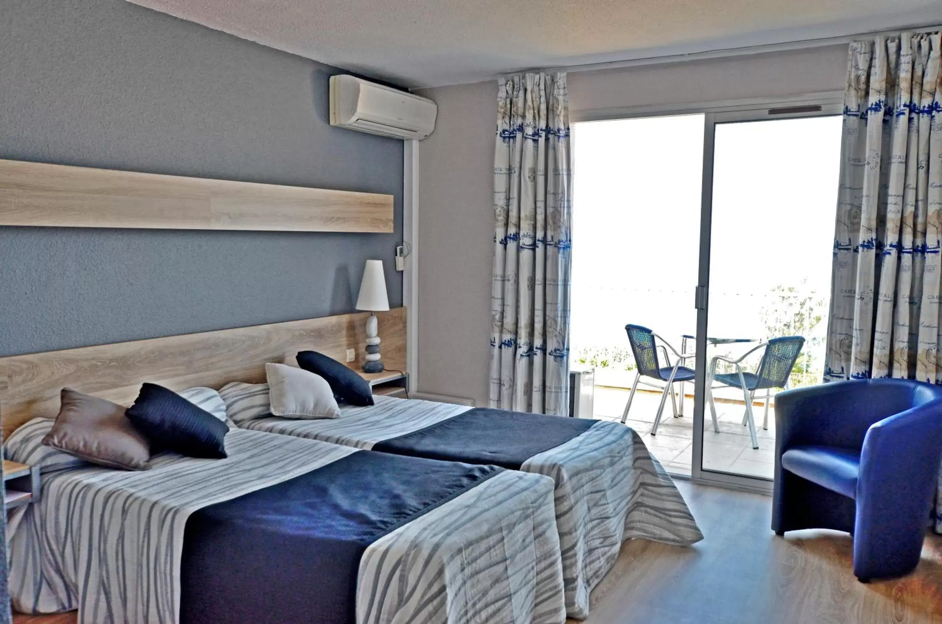 Bedroom, Room Photo in Logis Hotel Solhotel