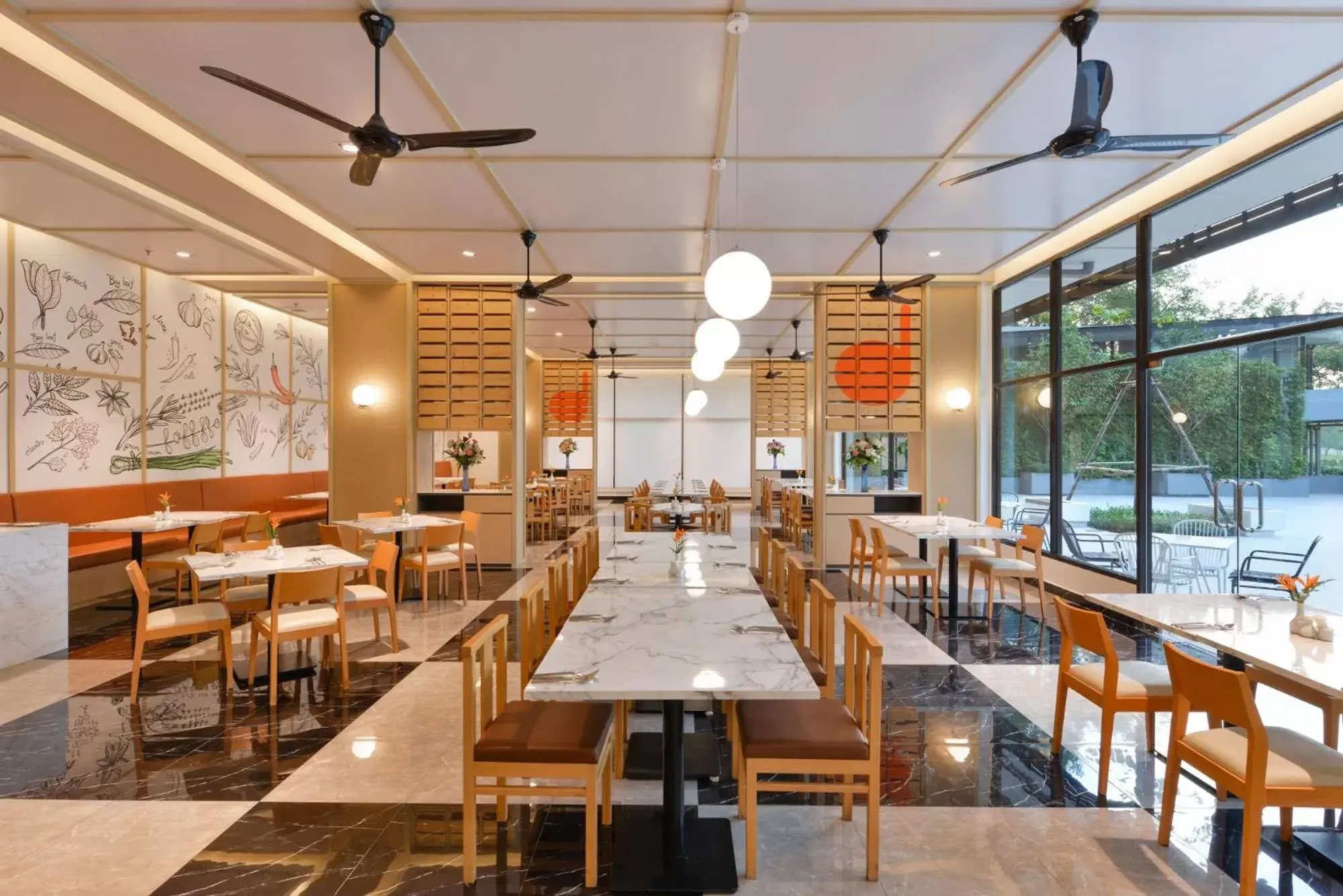 Restaurant/places to eat in Tinidee Hotel Bangkok Golf Club Restaurant/places to eat in Tinidee Hotel Bangkok Golf Club