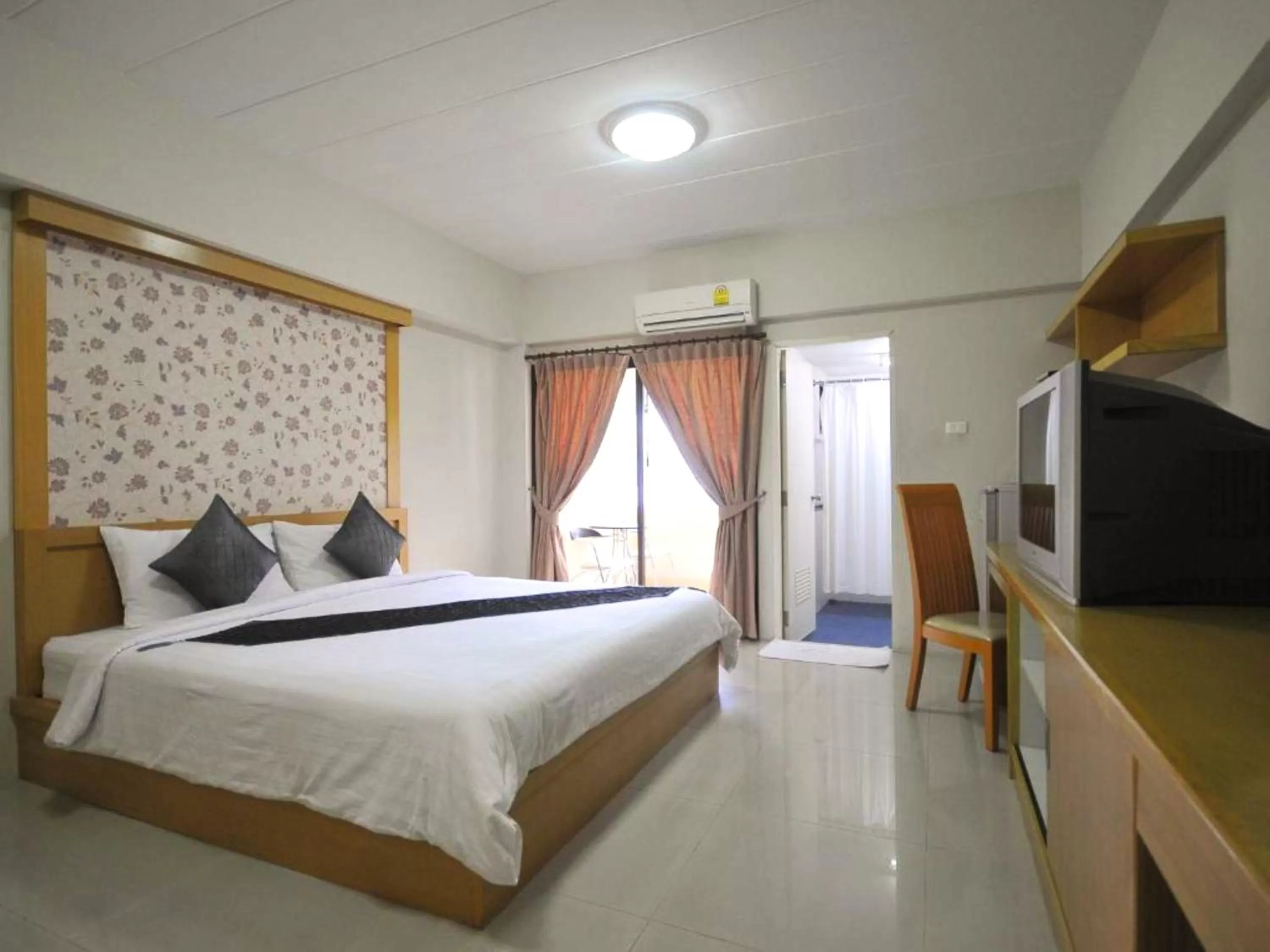 Photo of the whole room in P Park Residence Charansanitwong