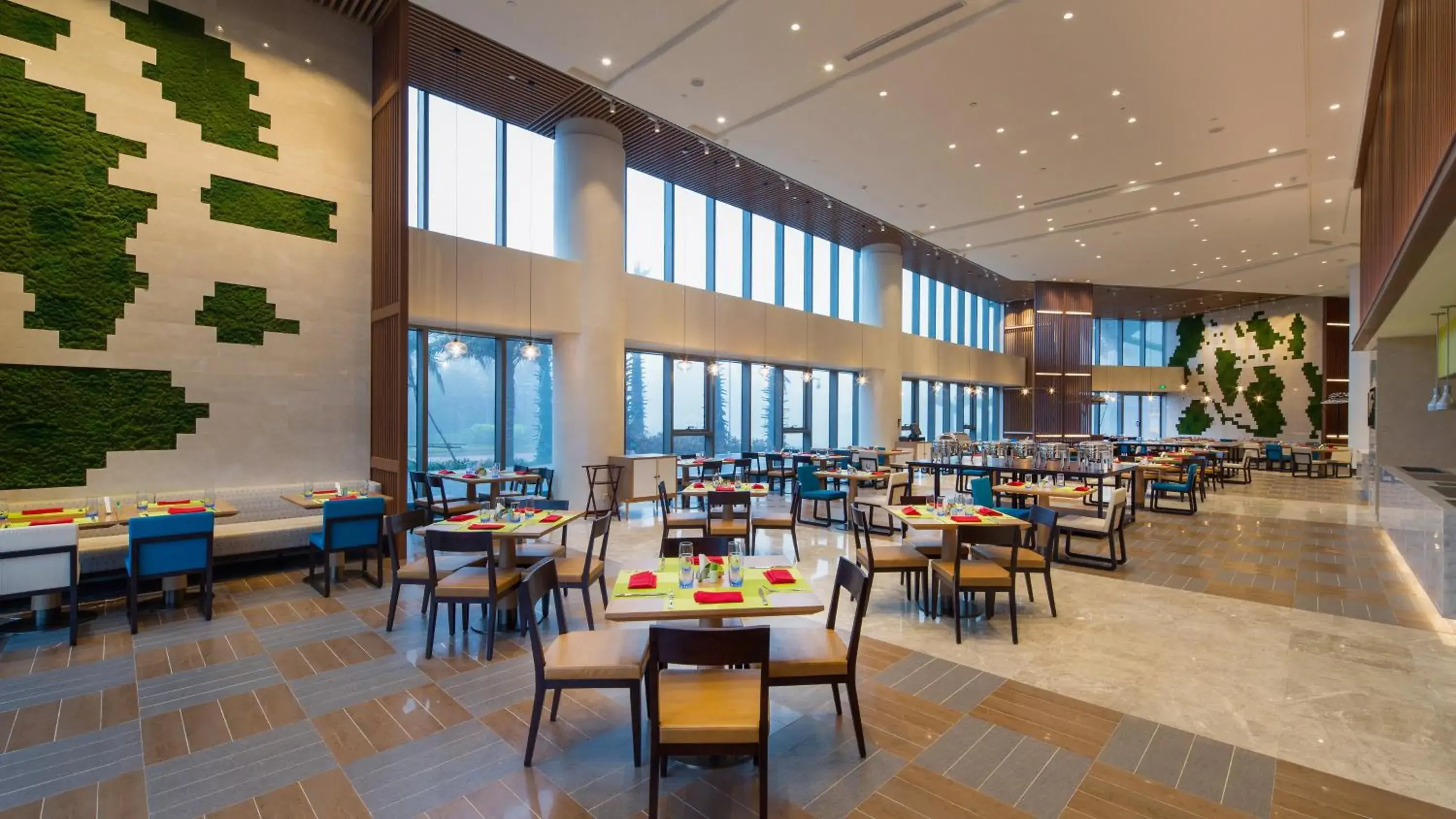 Restaurant/Places to Eat in Holiday Inn Haikou West Coast, an IHG Hotel