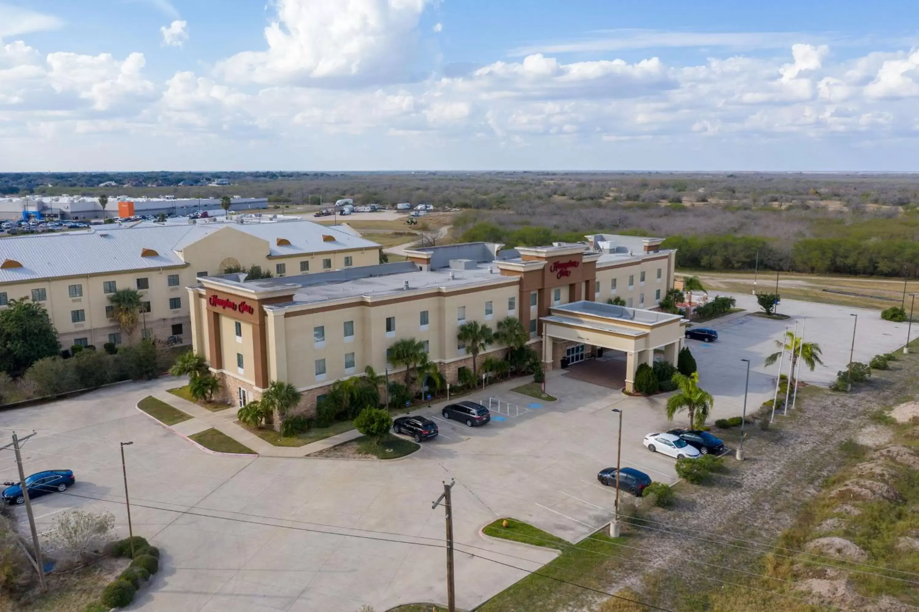 Property building, Bird's-eye View in Hampton Inn Alice