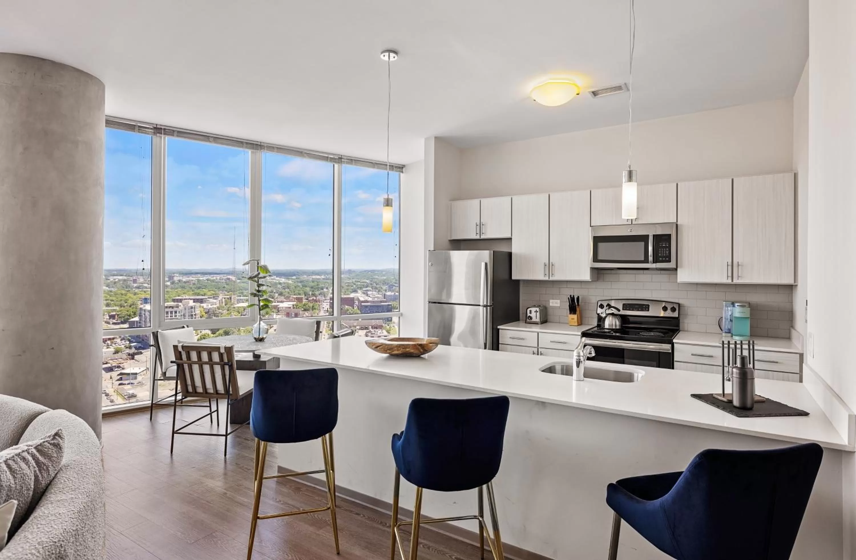 Kitchen or kitchenette in Placemakr Premier SoBro