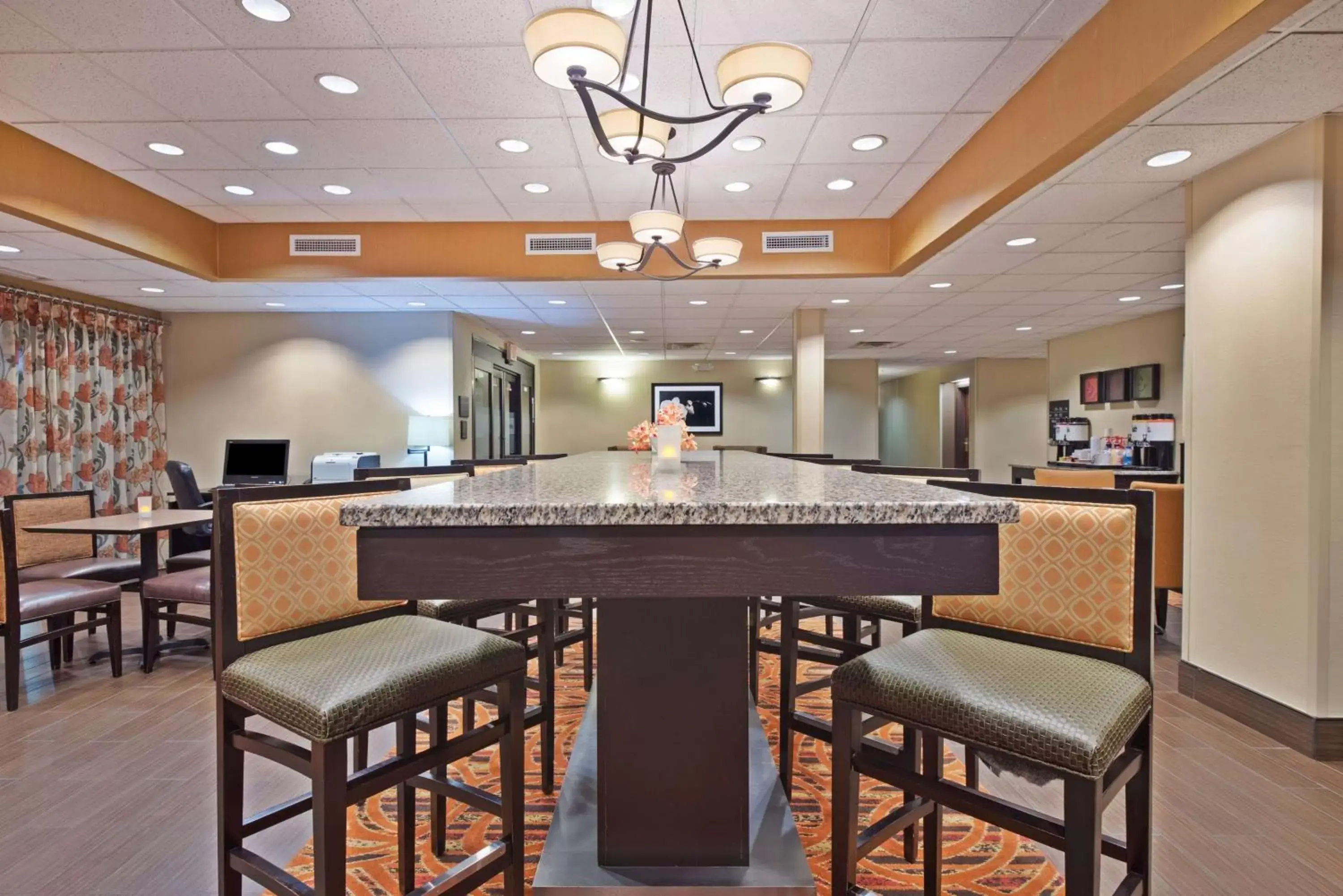 Lobby or reception, Restaurant/Places to Eat in Hampton Inn Winfield Teays Valley