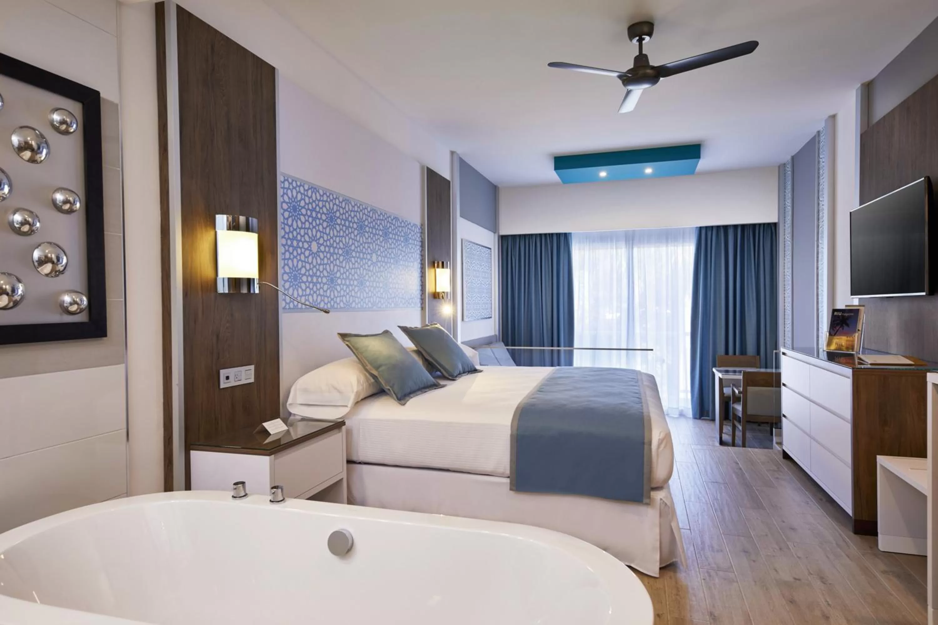 Bed in Riu Palace Riviera Maya - All Inclusive