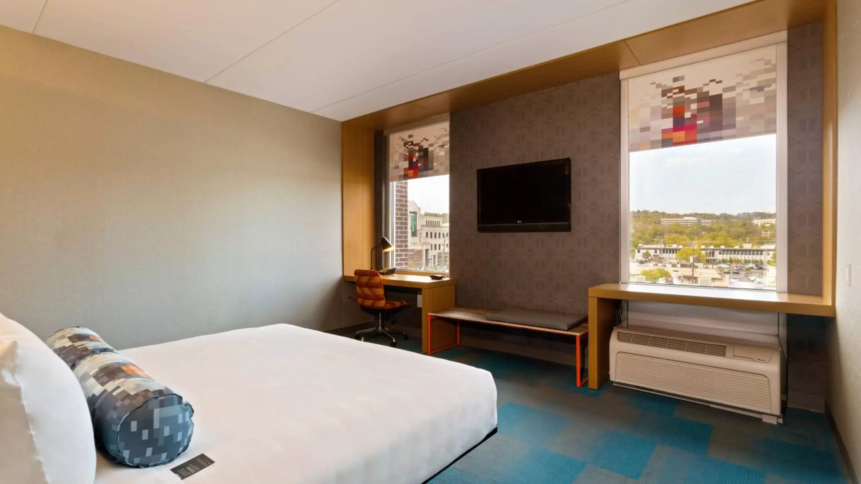 Bedroom, TV/Entertainment Center in Aloft Birmingham Soho Square