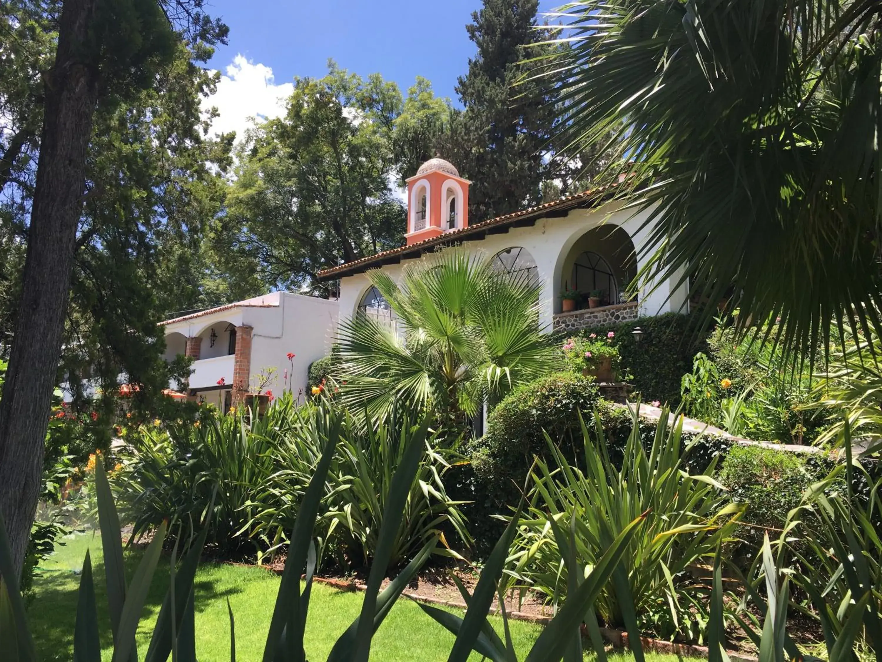 Garden in Rancho Hotel Atascadero