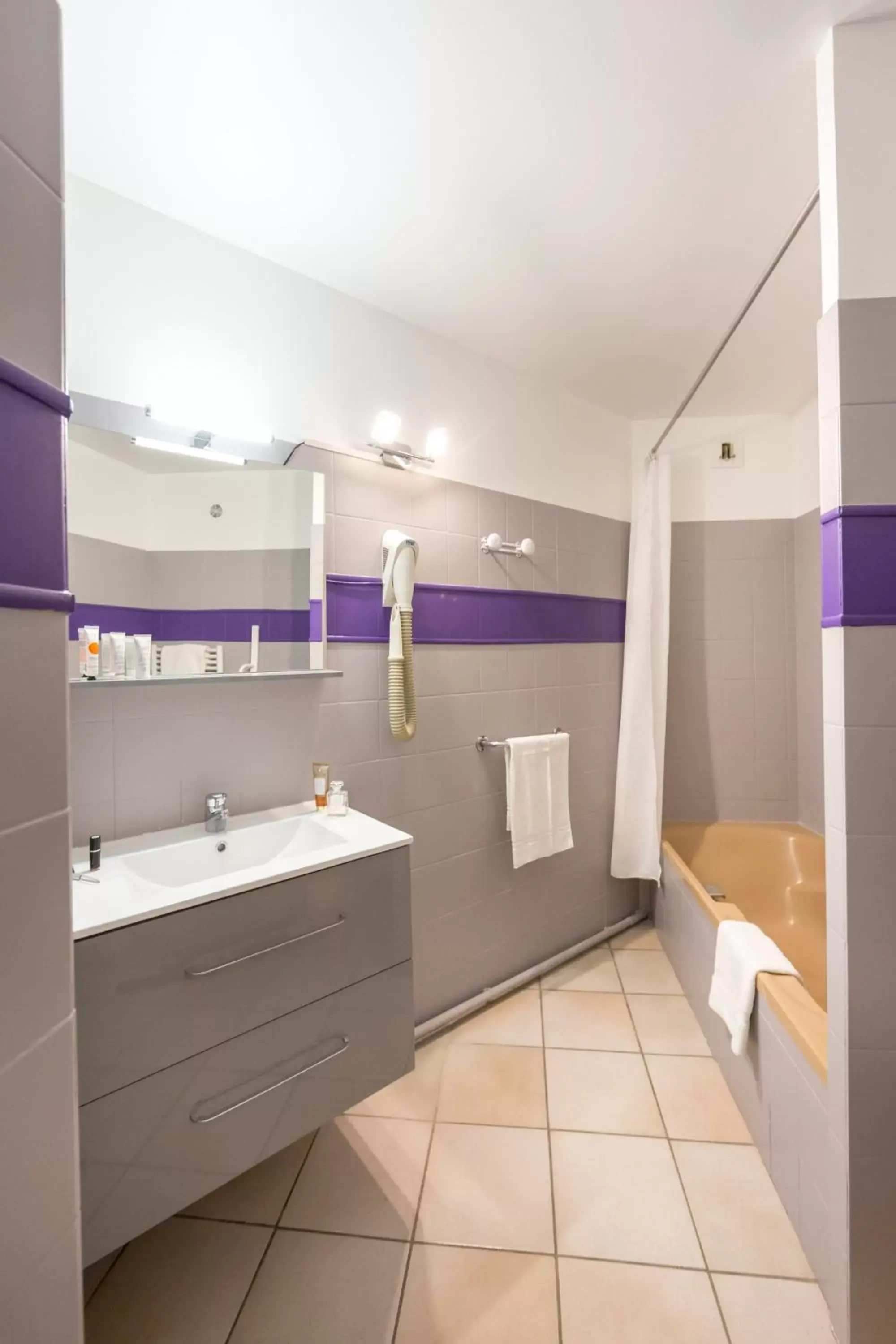 Bathroom in Les Pins Blancs en Provence