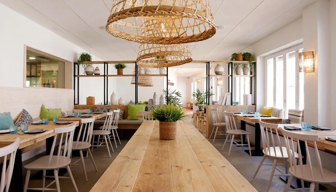 Restaurant/places to eat in Hostal Ses Negres