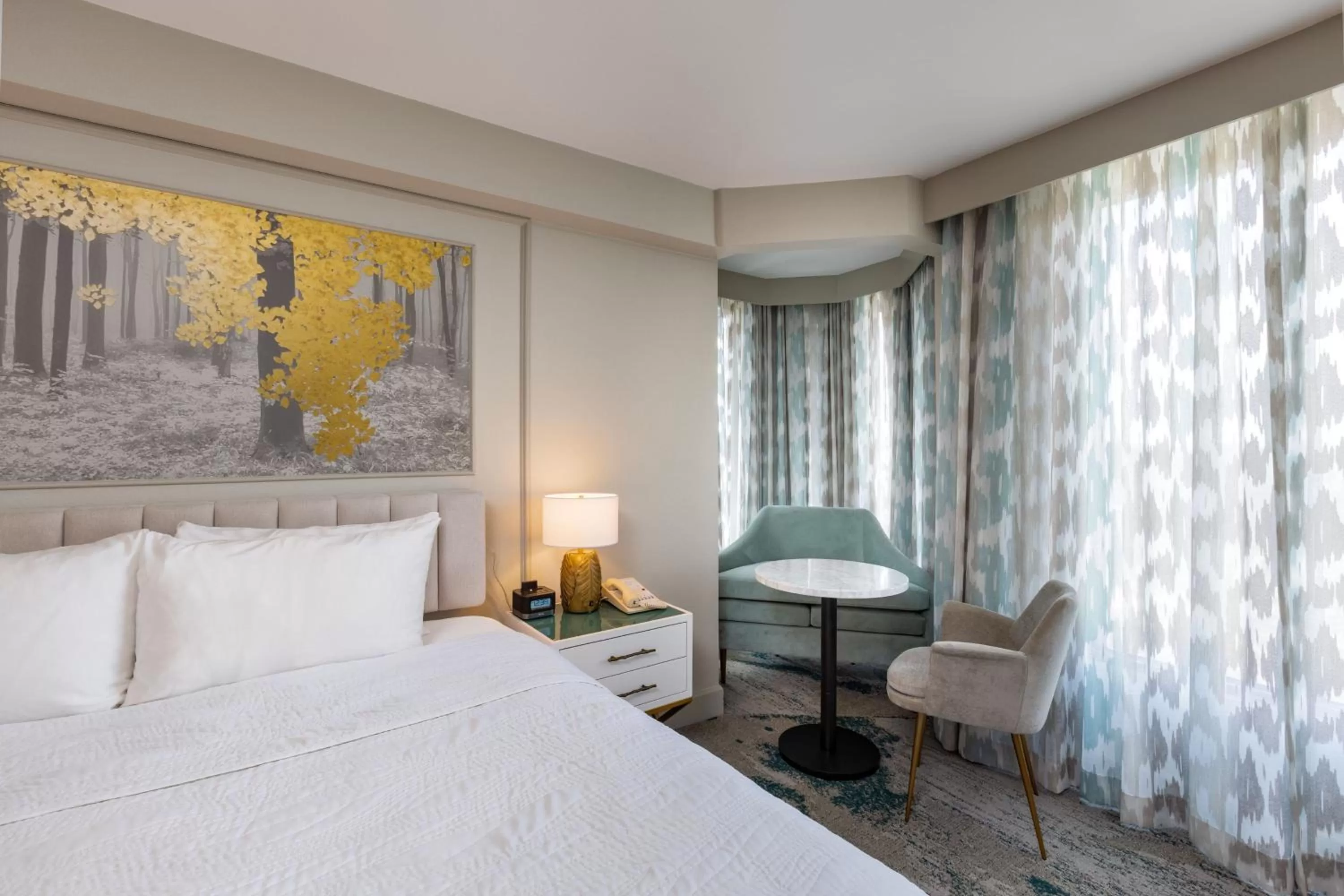 Photo of the whole room, Bed in Castle Hotel, Autograph Collection