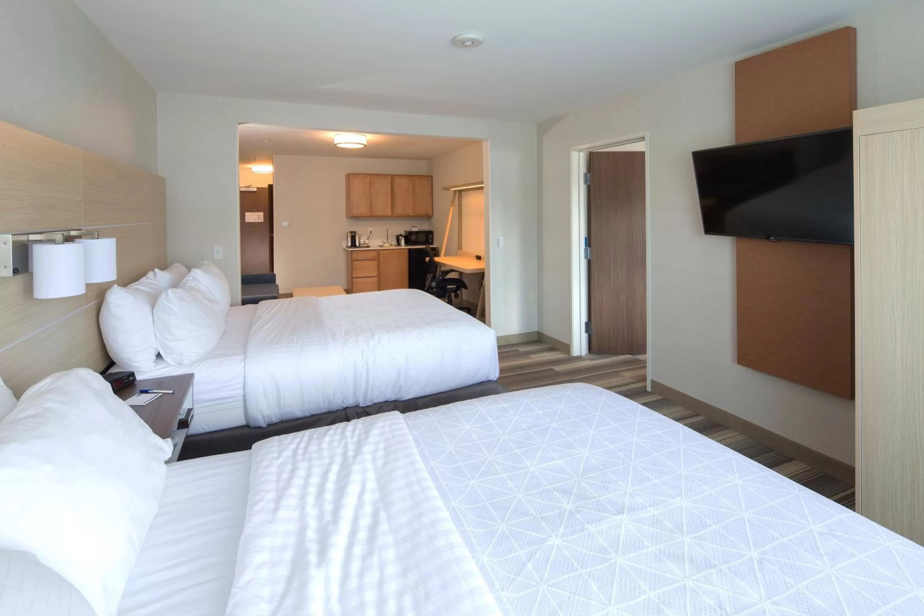Photo of the whole room, Bed in Holiday Inn Express & Suites La Porte by IHG