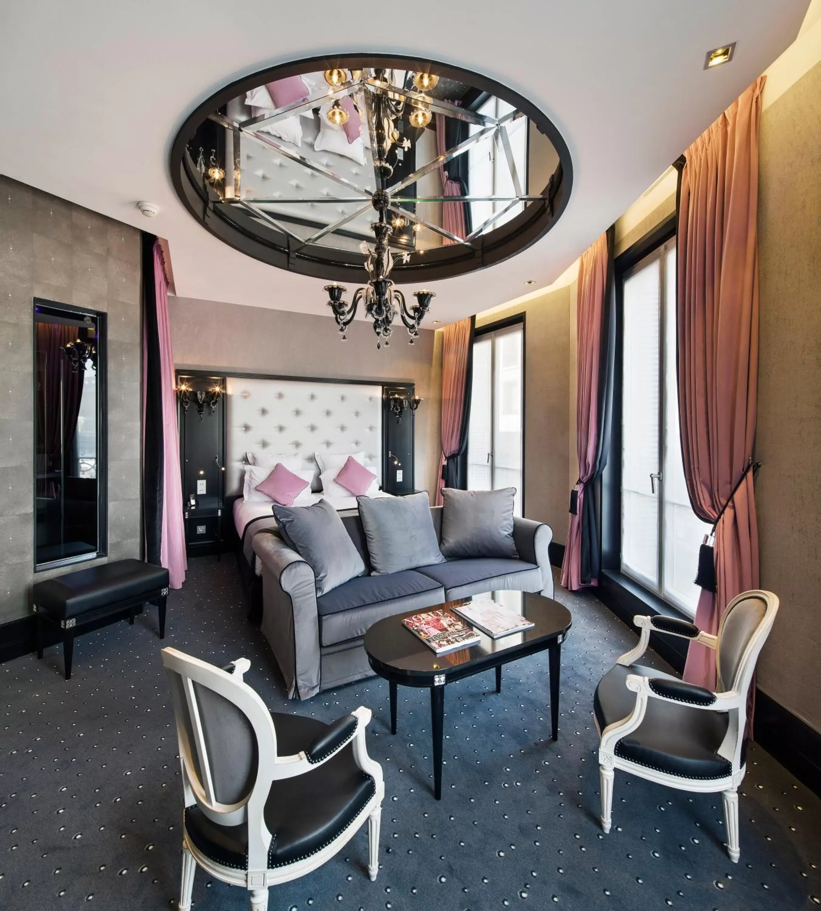 Photo of the whole room, Seating Area in Maison Albar Hotels Le Diamond