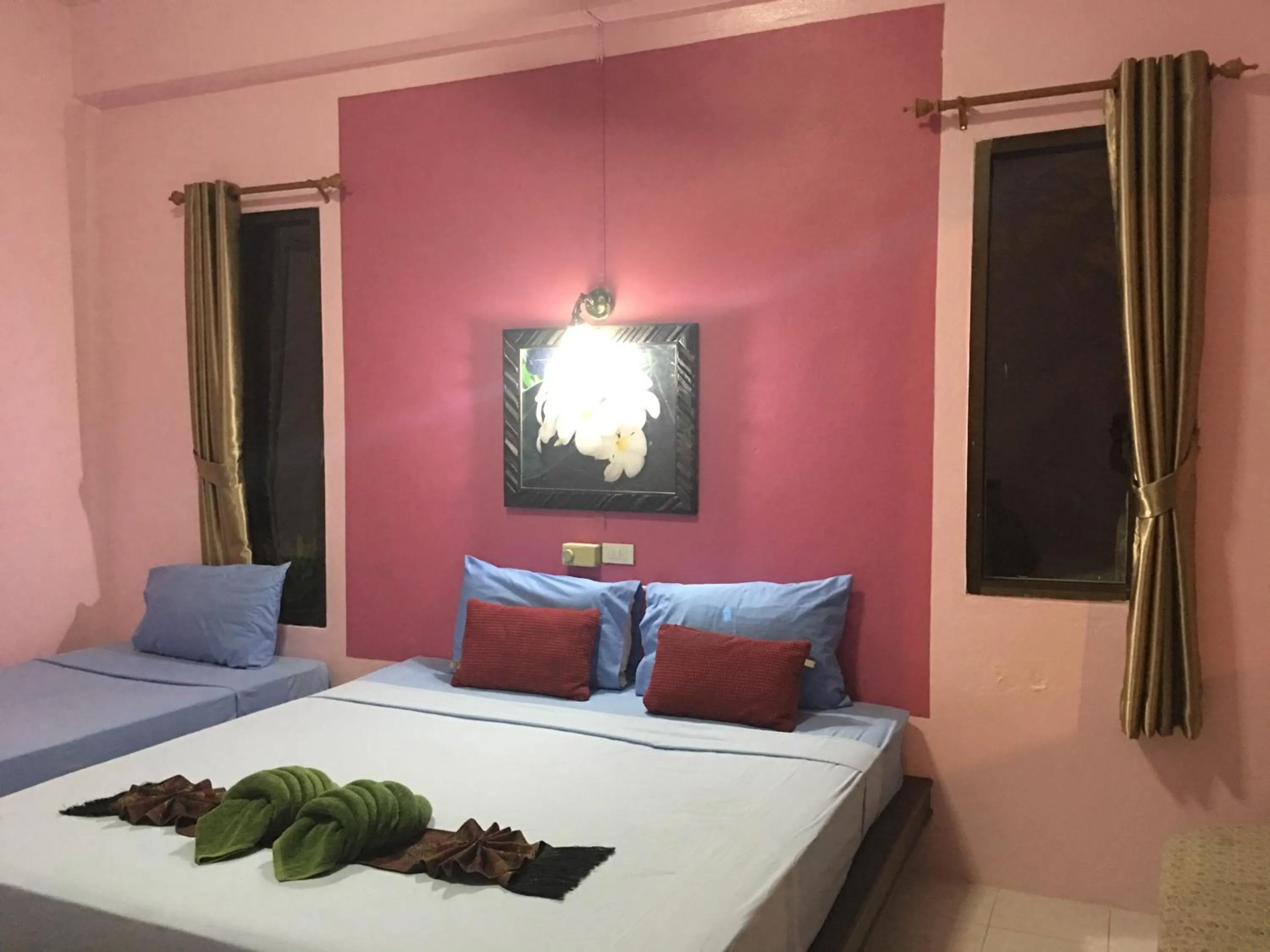 Bed in Lanta Garden Home