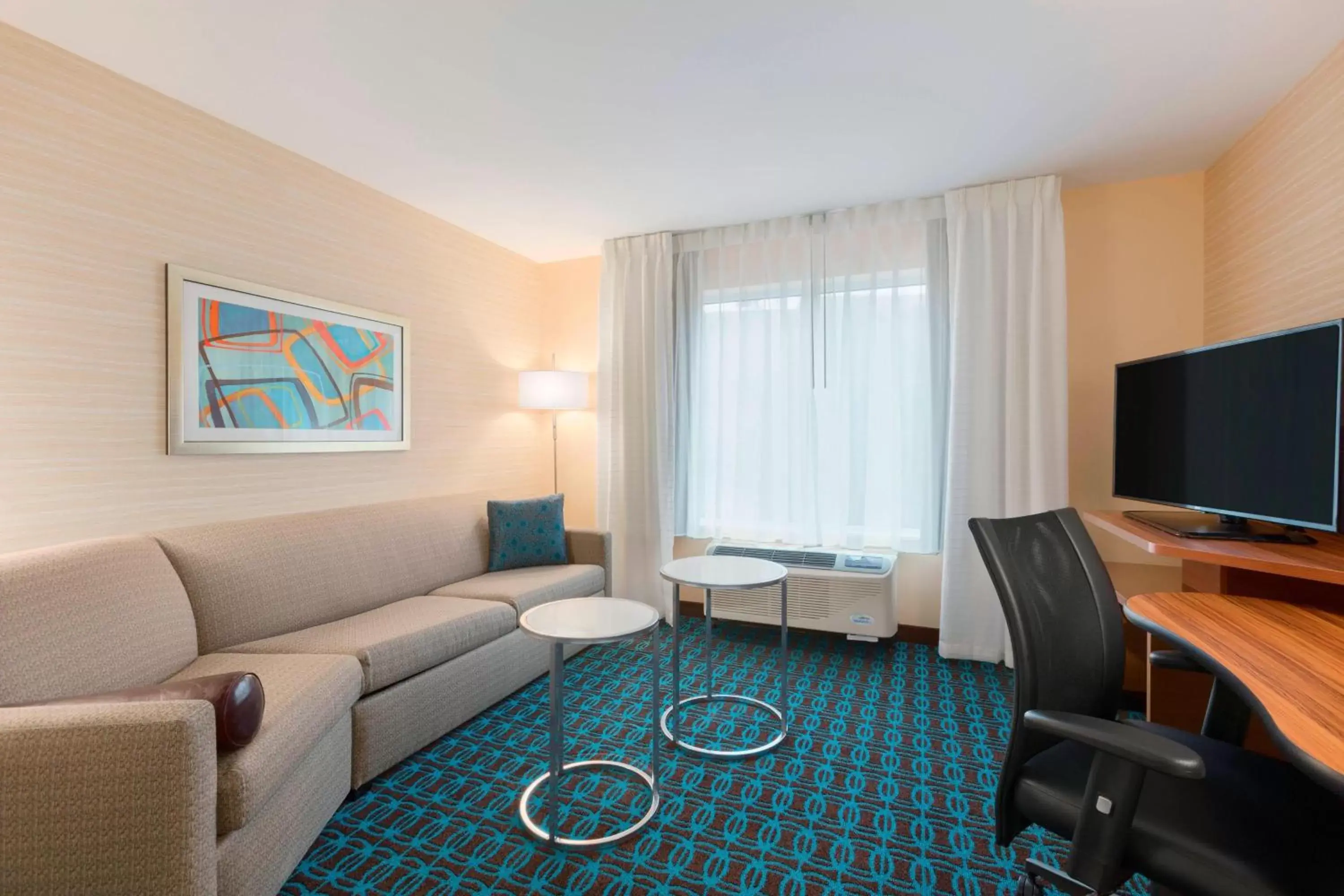 Living room, Seating Area in Fairfield Inn & Suites by Marriott Pittsburgh Airport/Robinson Township