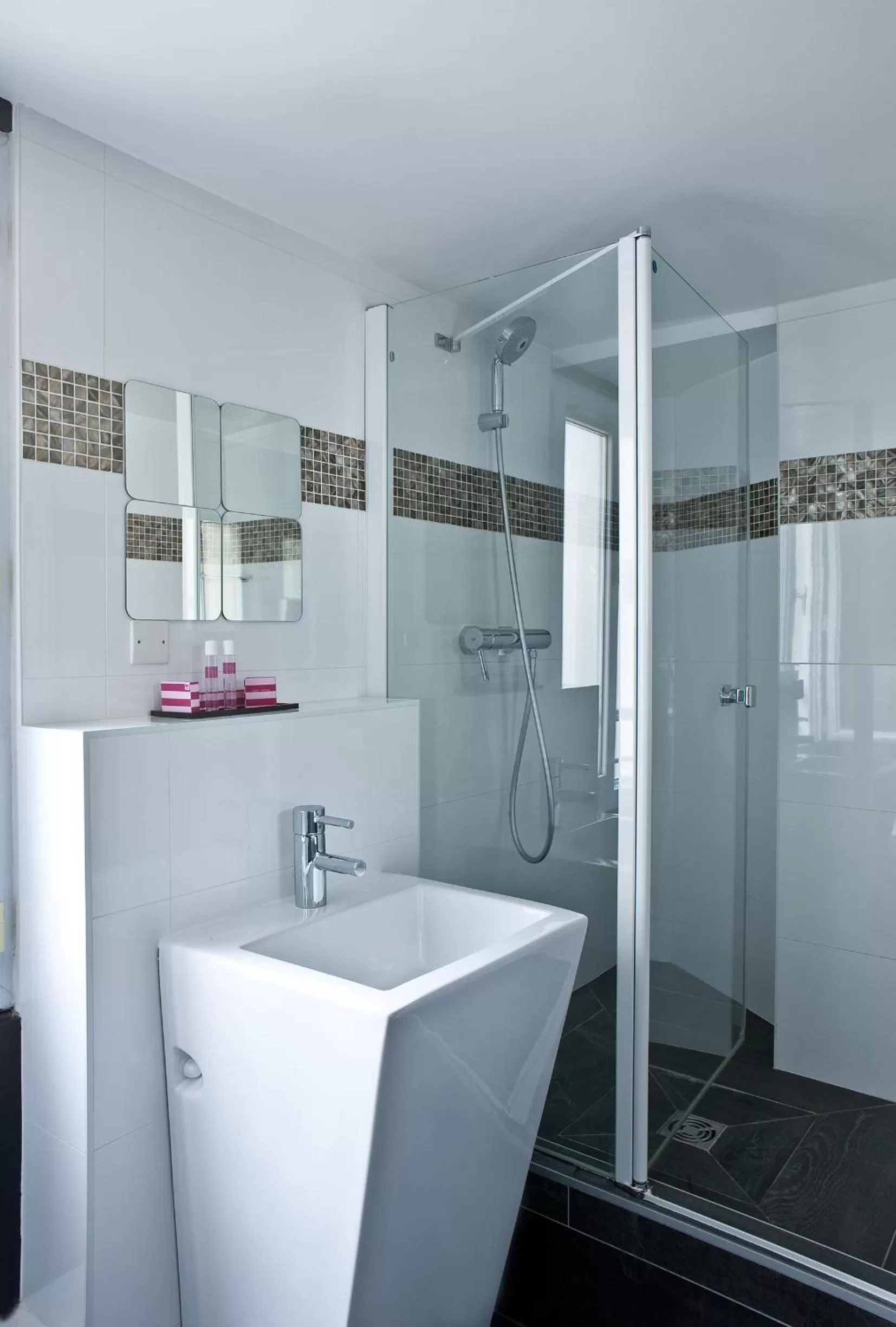 Bathroom in Hotel Antin Trinité