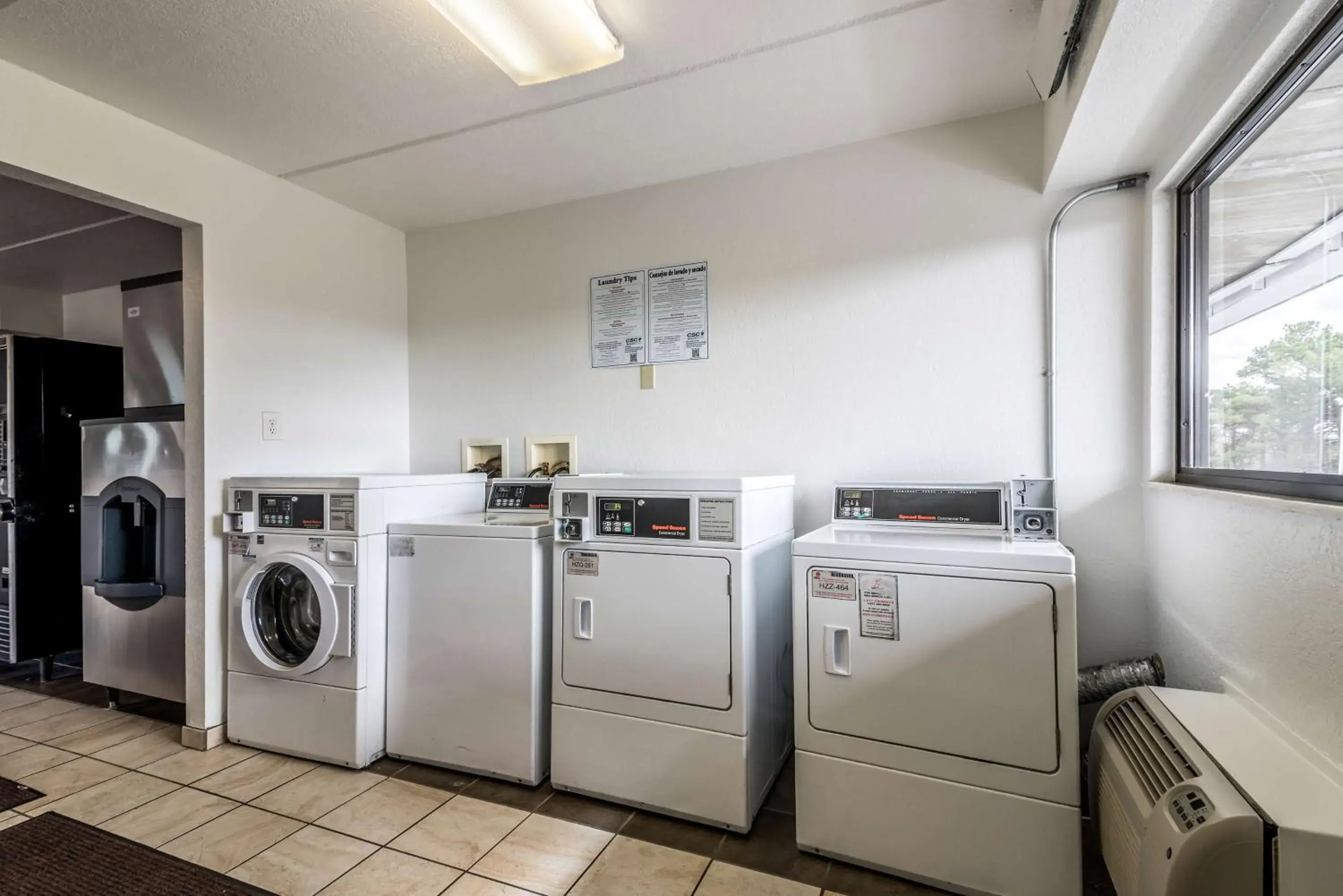 laundry, Kitchen/Kitchenette in Motel 6-Birmingham, AL