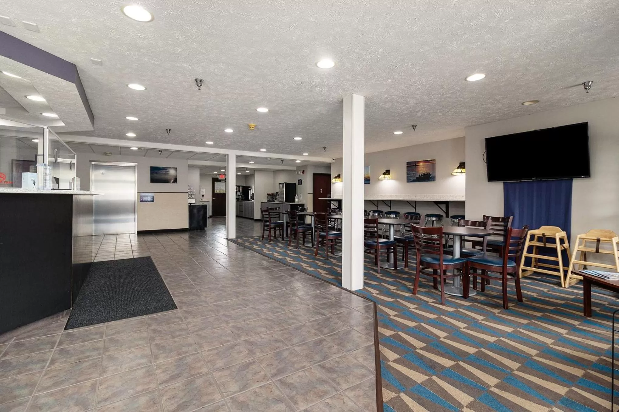 Breakfast in Microtel Inn and Suites Manistee