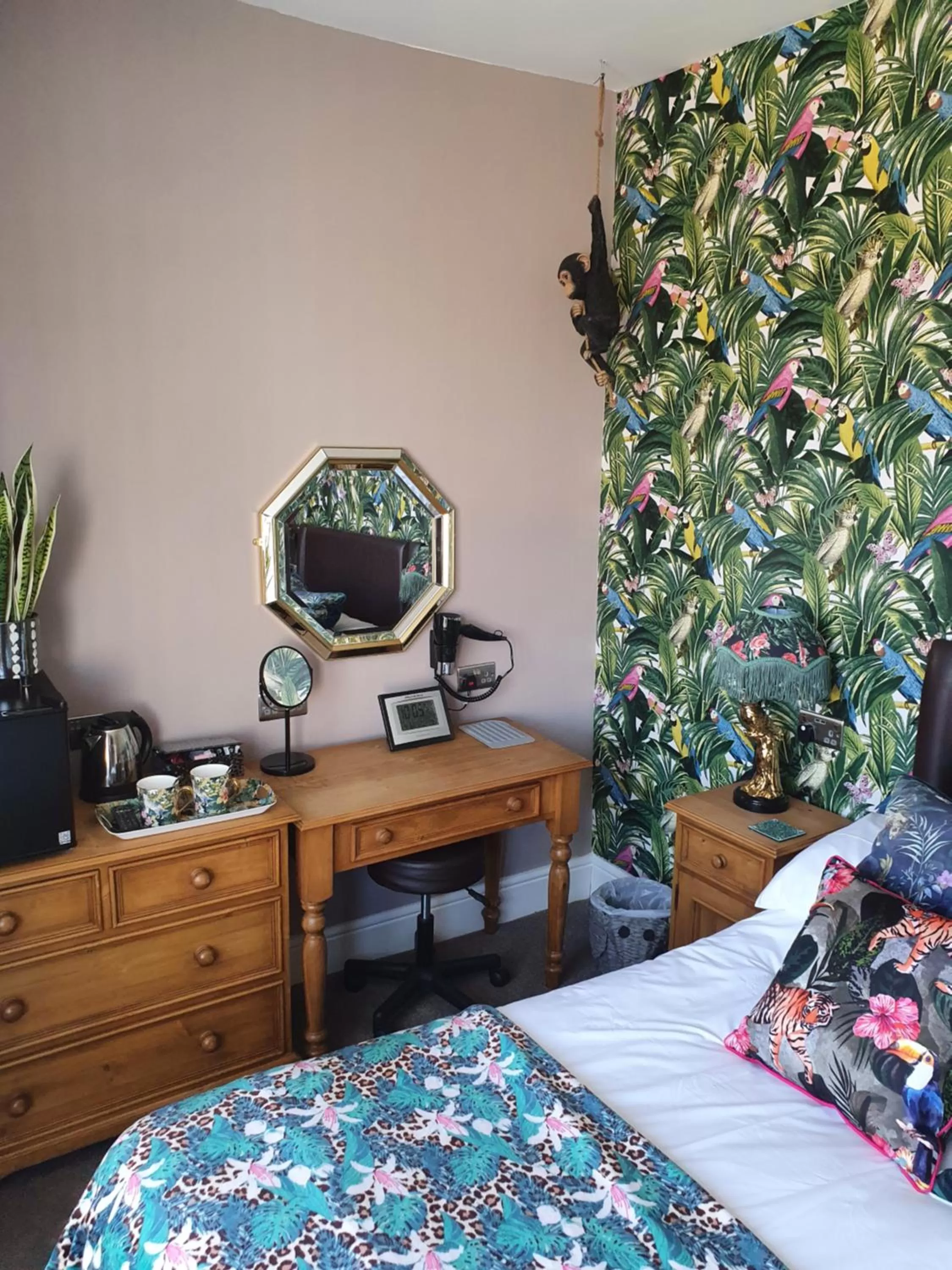 Bedroom, Bed in The Dudley Hotel