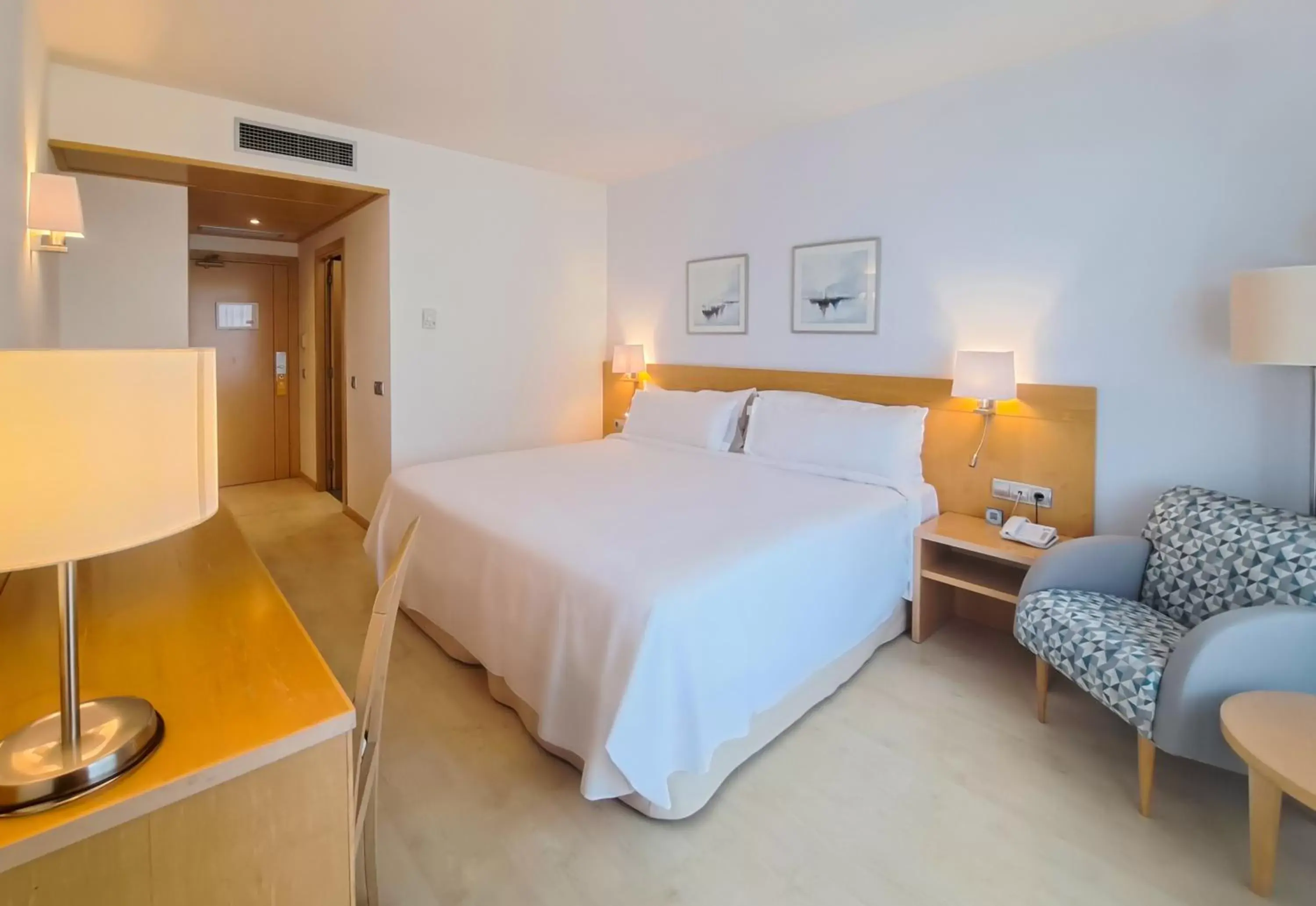 Bed in Sol Port Cambrils Hotel