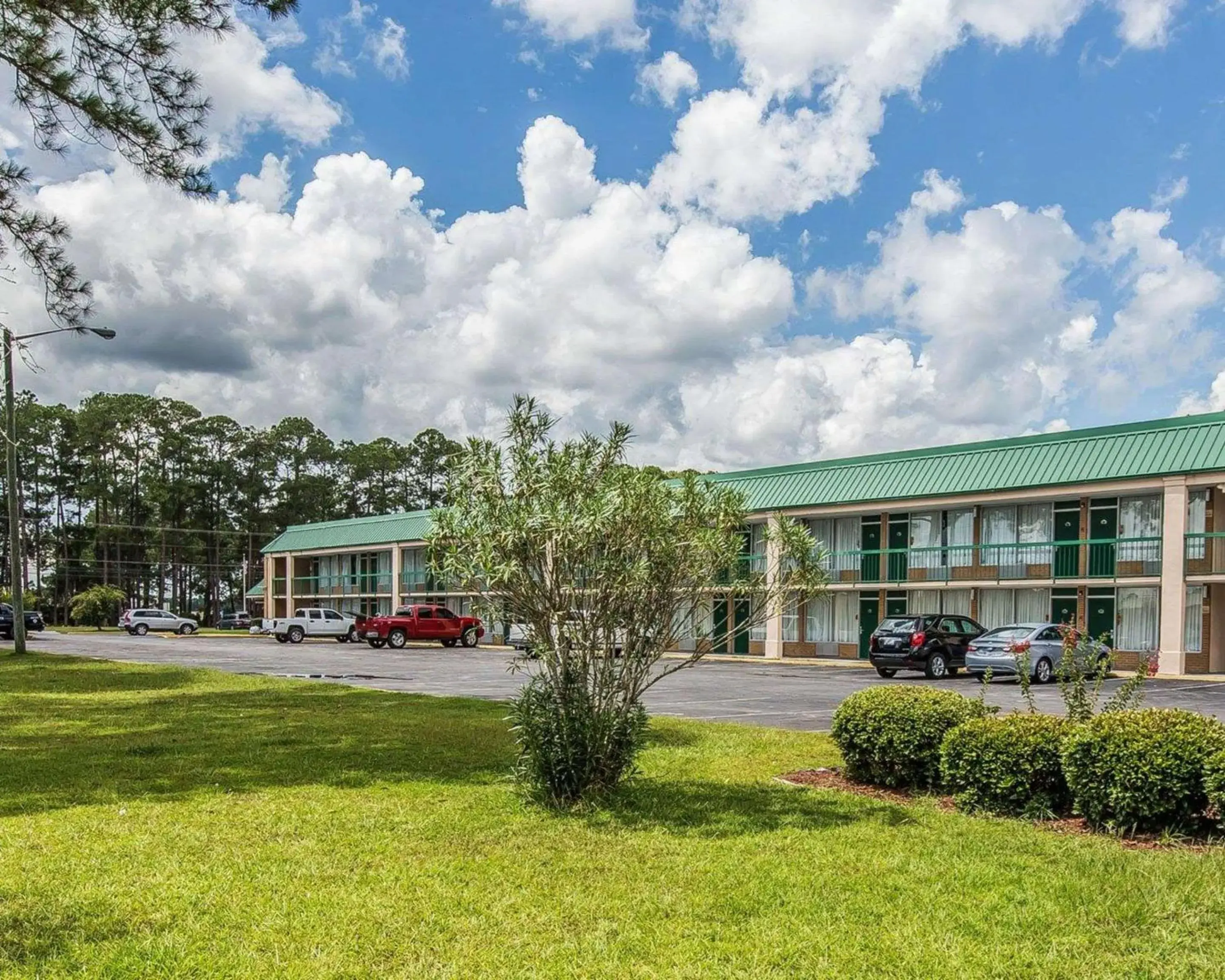 Property Building in Econo Lodge