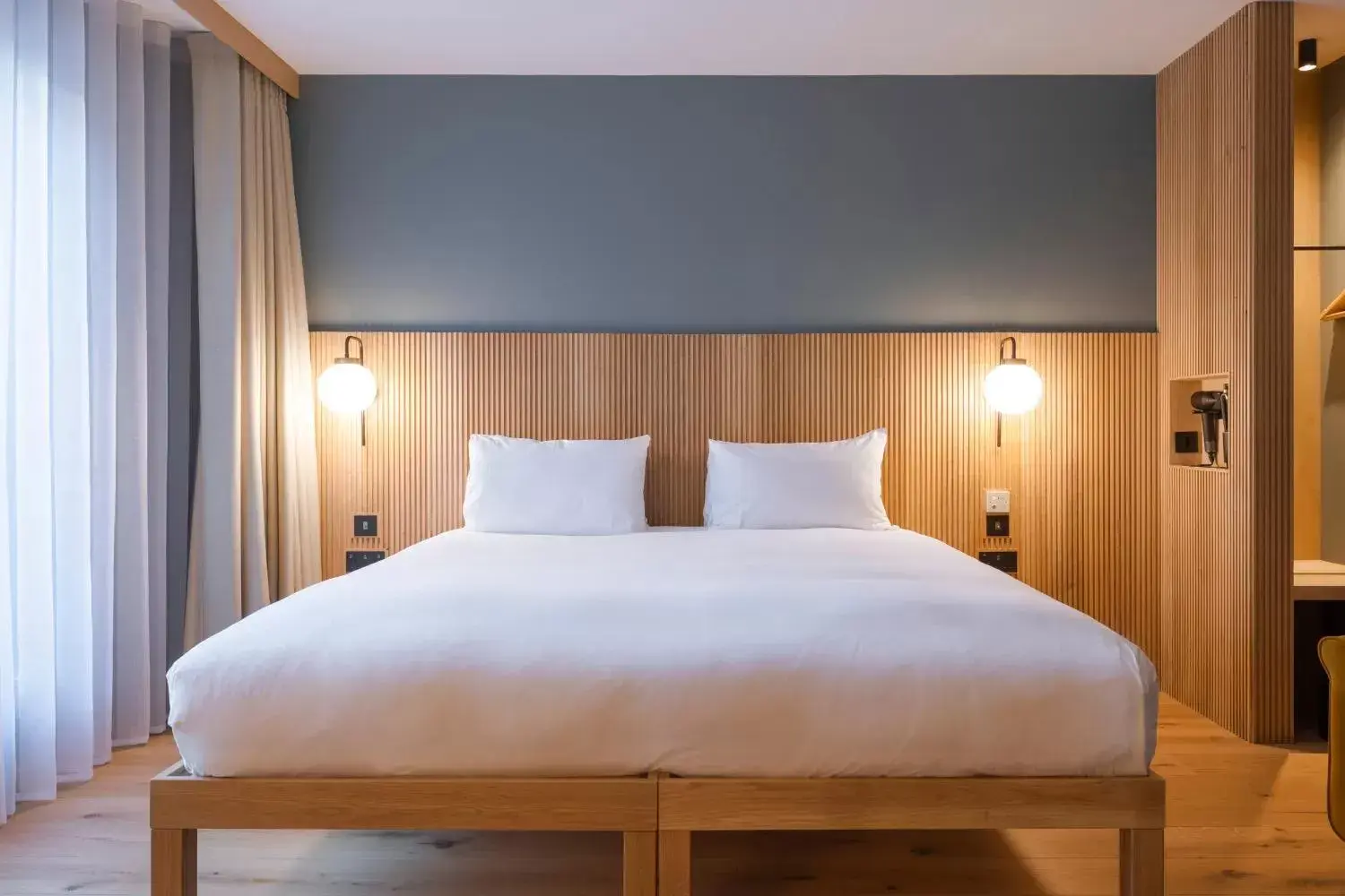 Double Room - Disability Access in Mollie's Motel & Diner Bristol Double Room - Disability Access in Mollie's Motel & Diner Bristol