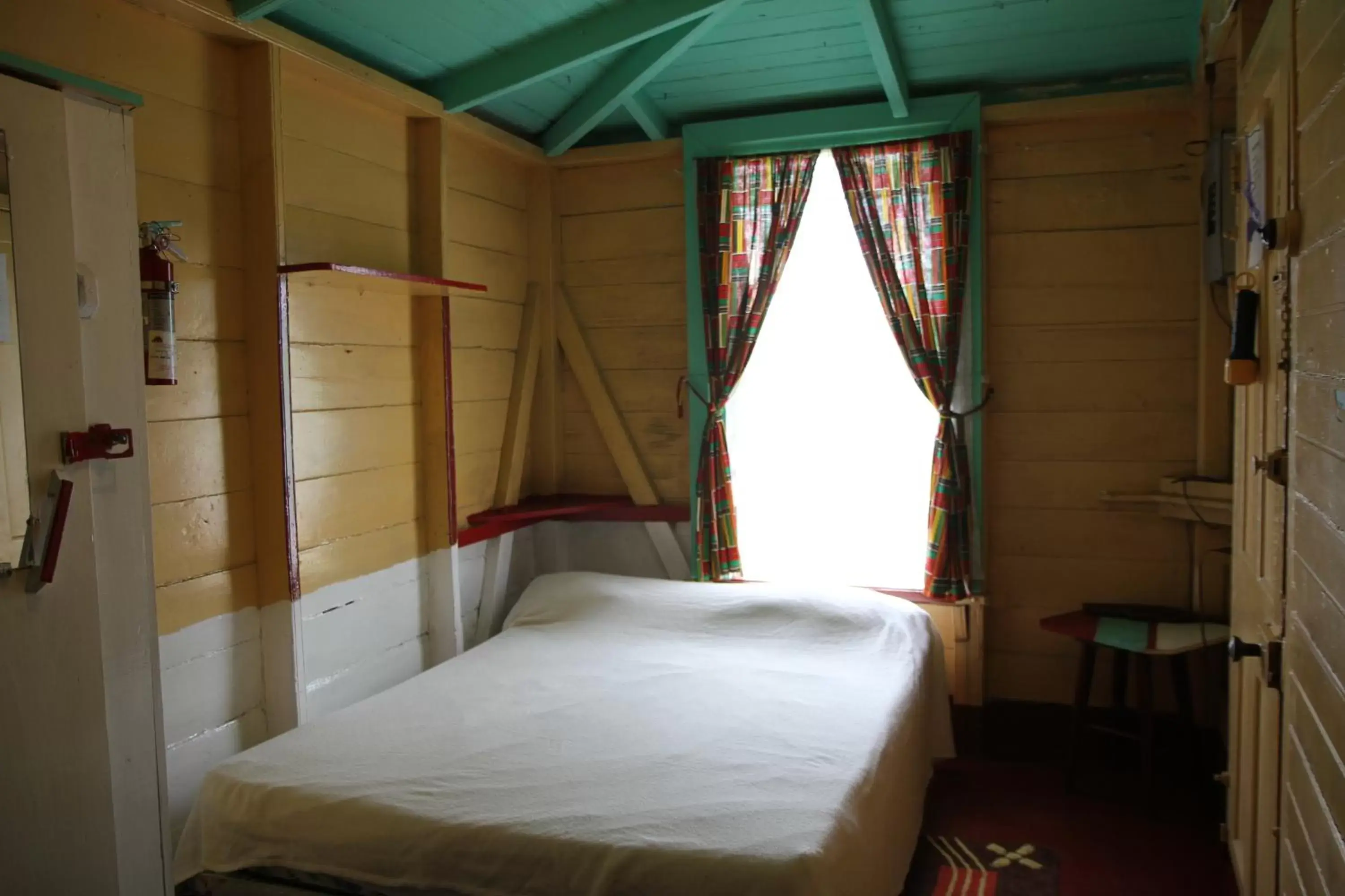 Photo of the whole room, Bed in Finjam Cottage