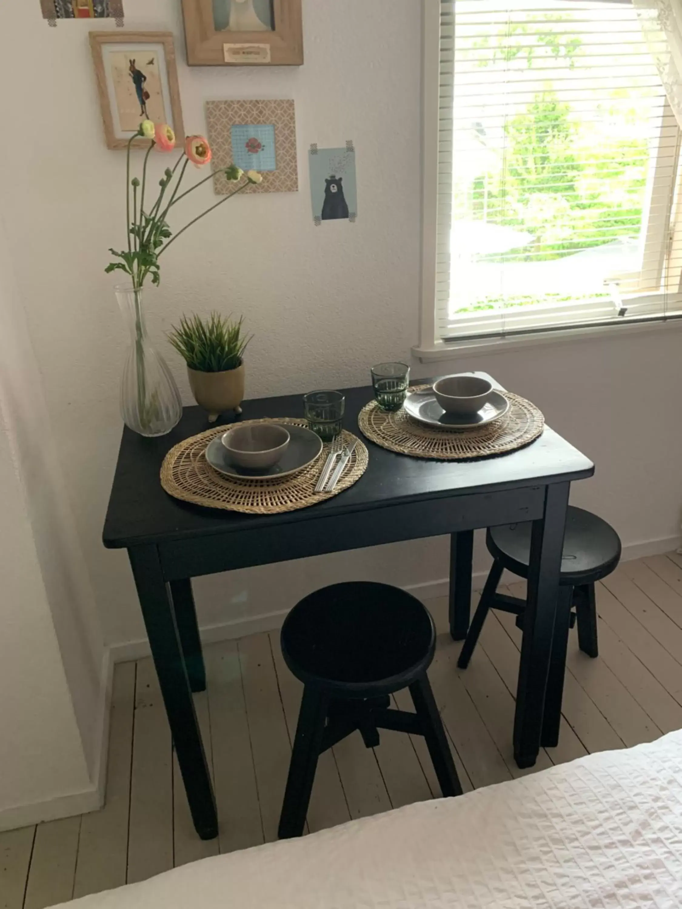 Dining Area in B&B Vintage Room