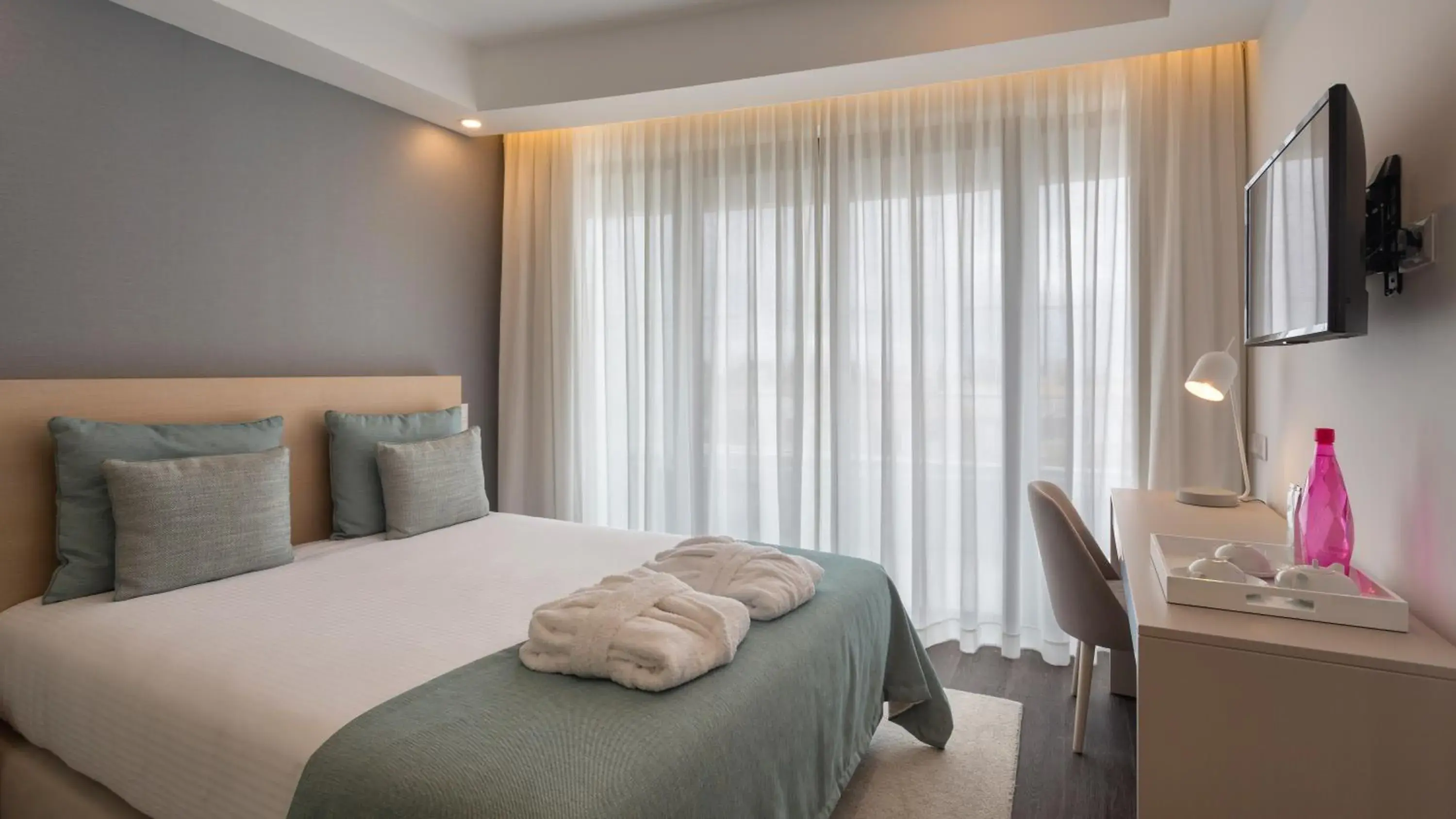 Bedroom, Bed in Longevity Health & Wellness Hotel - Adults Only