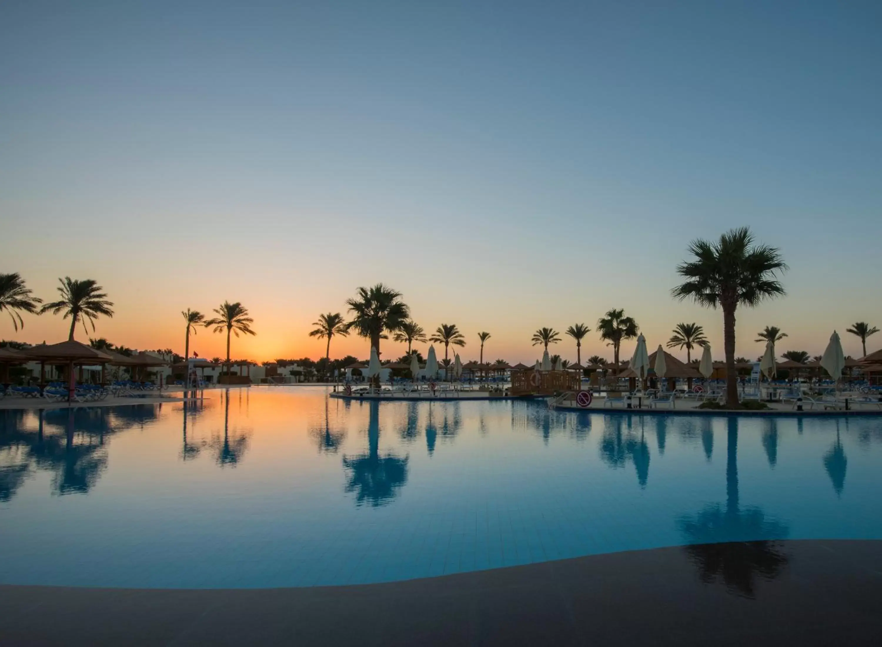 Swimming Pool in Sunrise Royal Makadi Resort