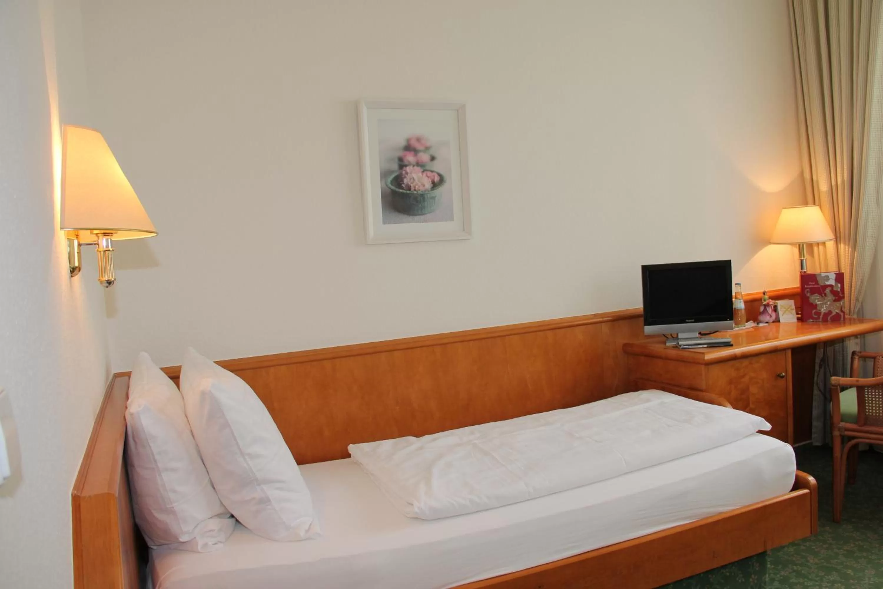 Staff, Bed in Hotel Kurpfalzstuben