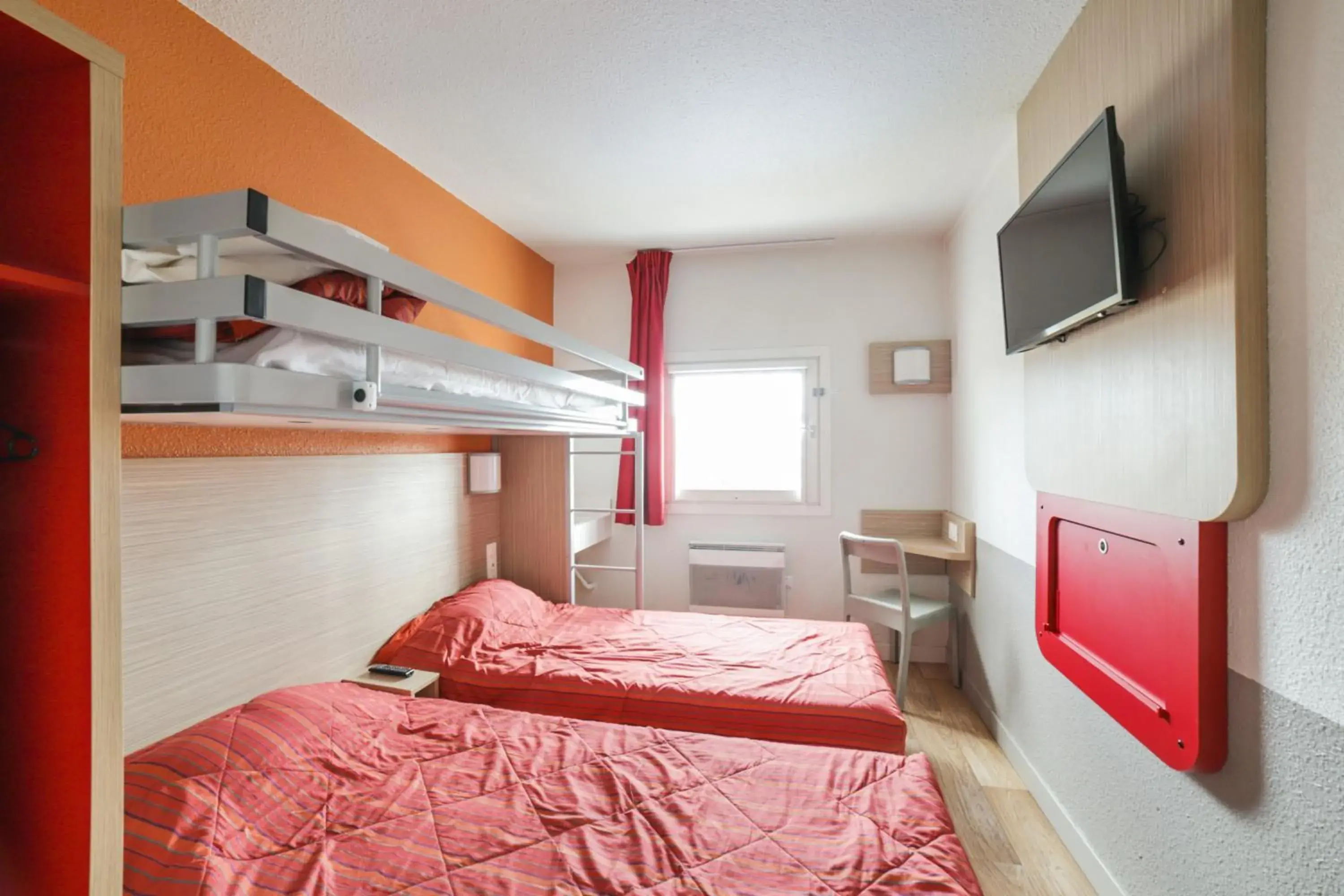 Photo of the whole room, Bunk Bed in Premiere Classe Angers Est - St Barthelemy D'Anjou