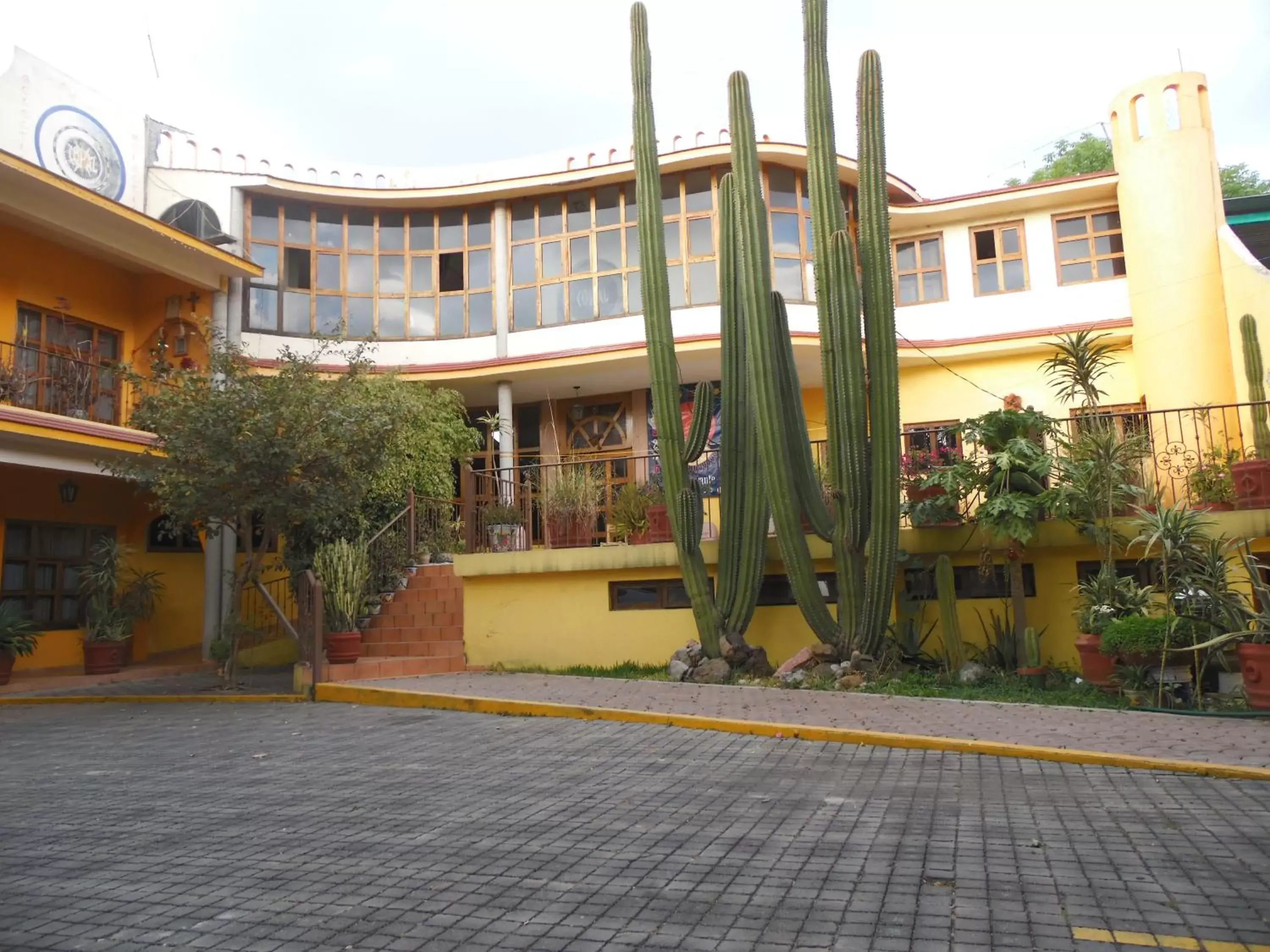 Property Building in Hotel Plaza del Sol