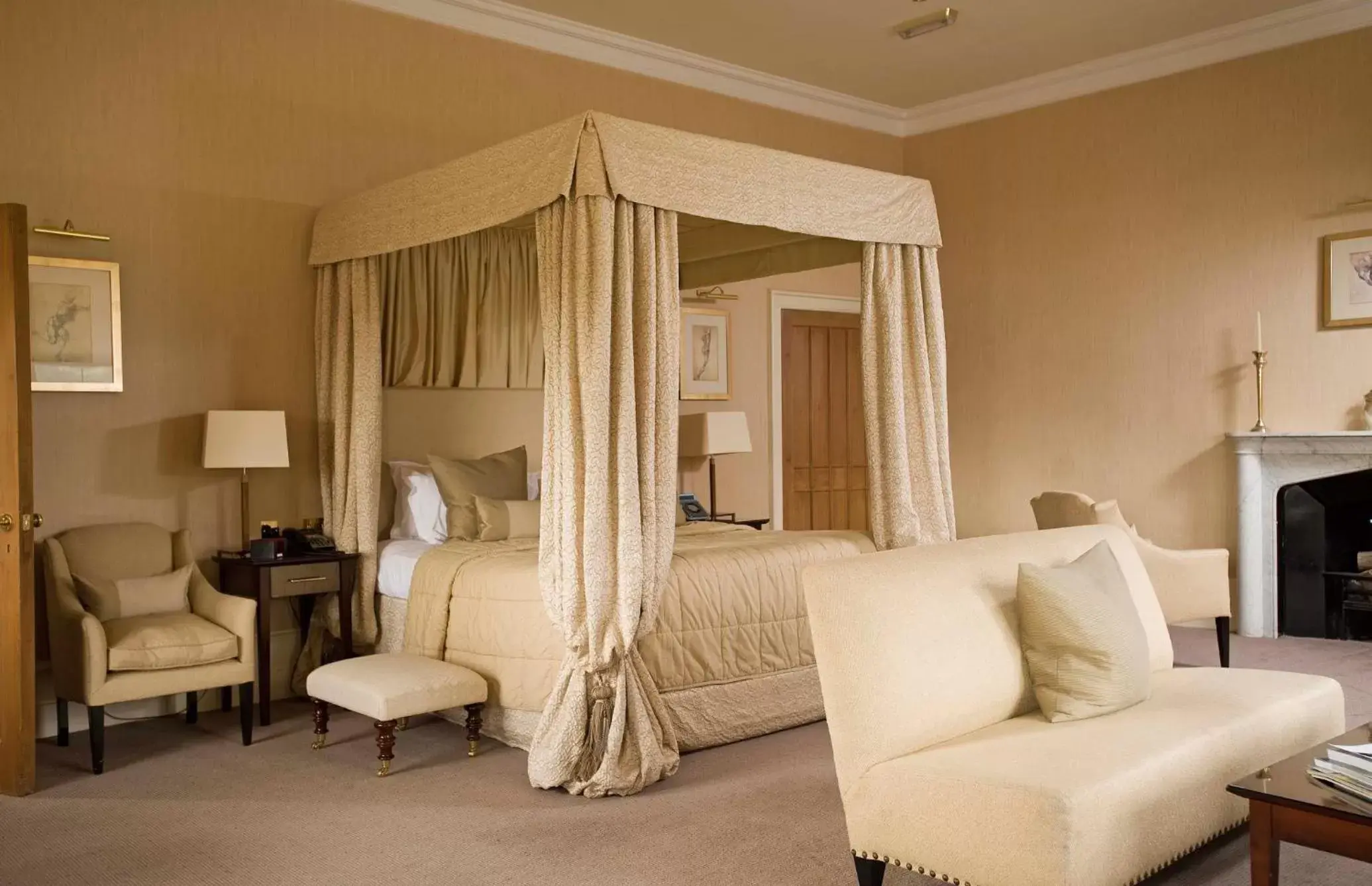 Bed in Mar Hall Golf & Spa Resort