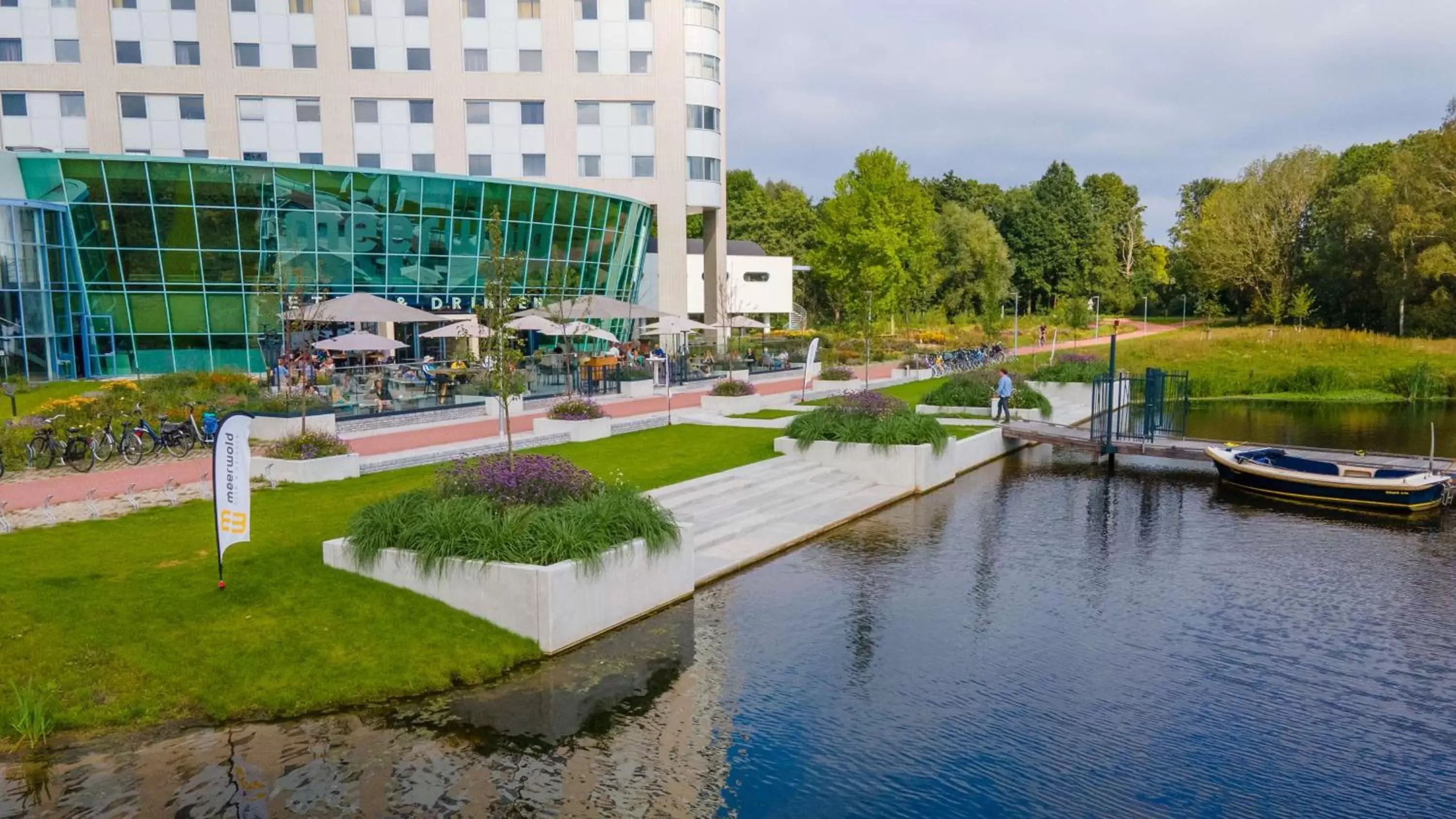 Property building in Flonk Hotel Groningen Zuid, BW Signature Collection Property building in Flonk Hotel Groningen Zuid, BW Signature Collection