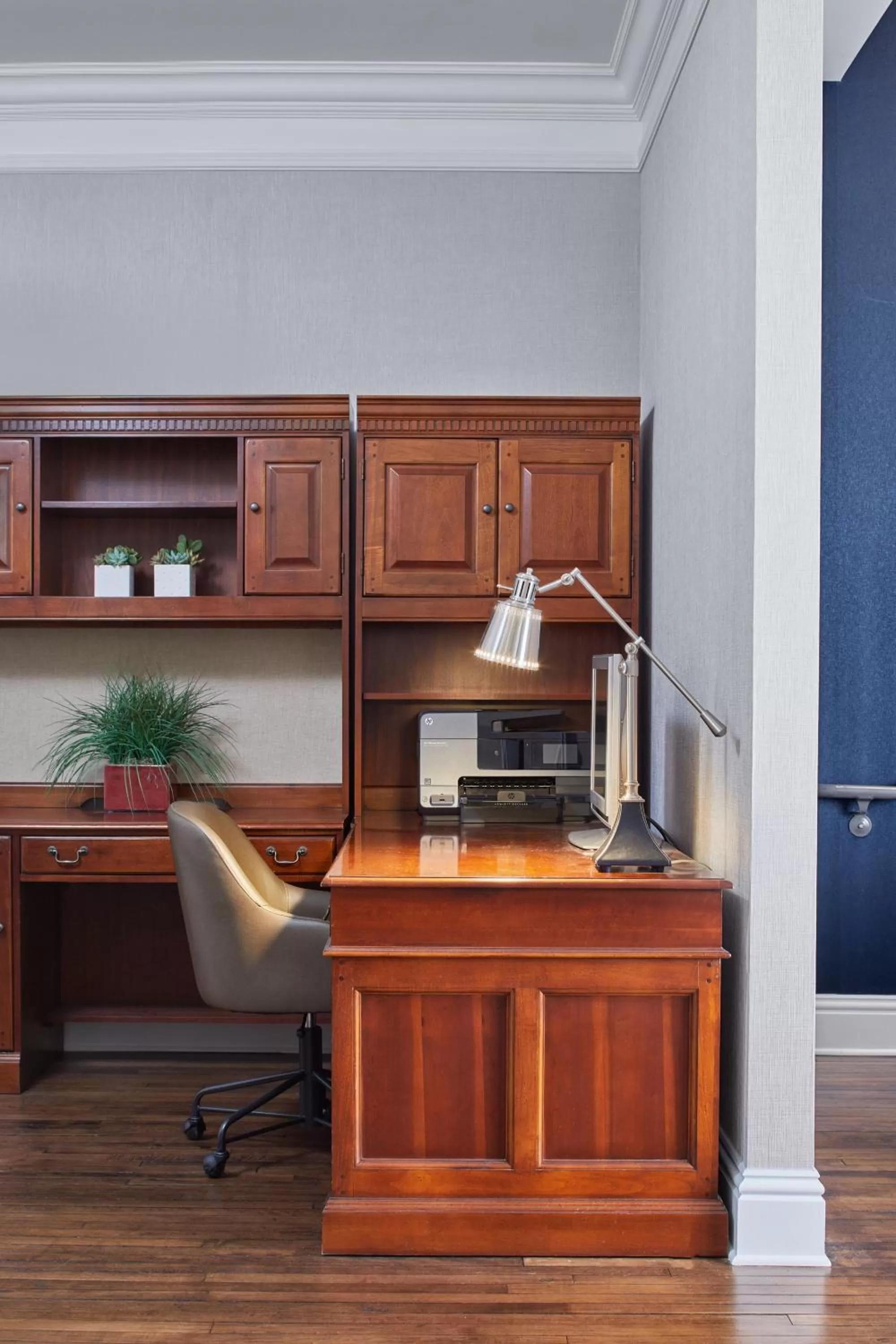 Photo of the whole room in SpringHill Suites Memphis Downtown