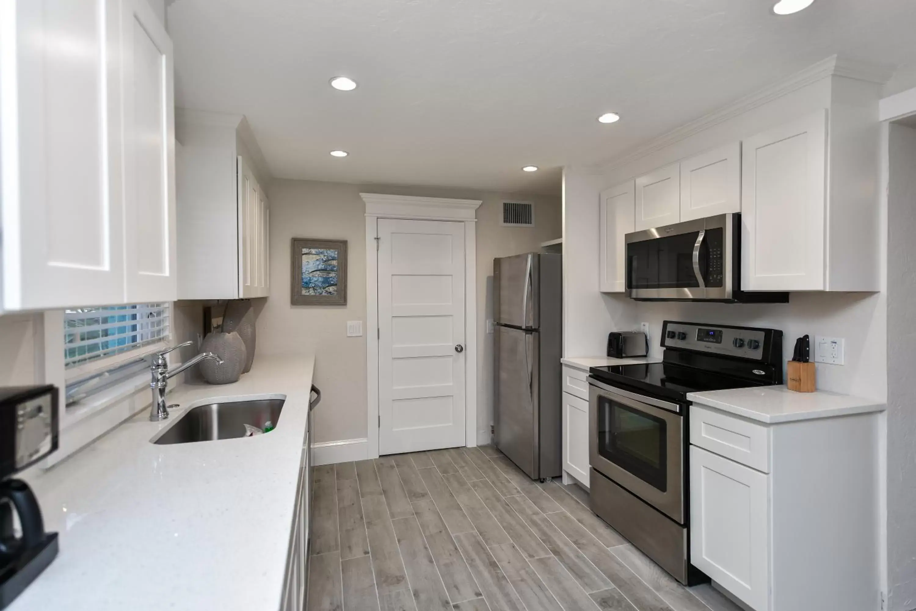 Kitchen or kitchenette, Kitchen/Kitchenette in Tropical Breeze Resort