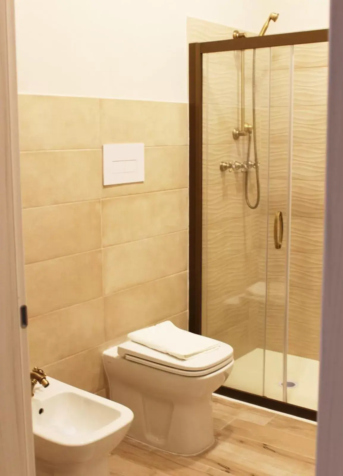 Quadruple Room with Private Bathroom in Isolabella Quadruple Room with Private Bathroom in Isolabella