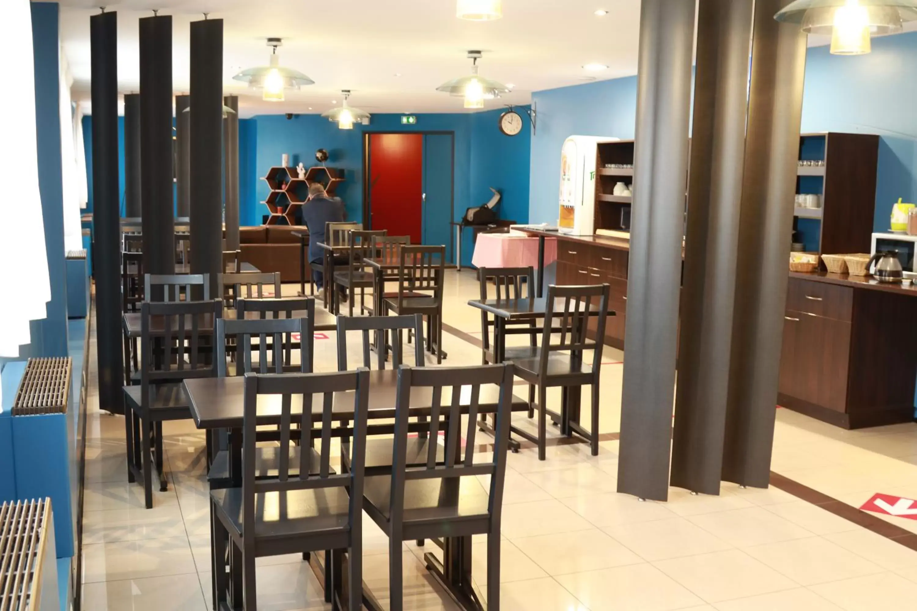 Buffet breakfast, Restaurant/Places to Eat in Orly Superior Hotel