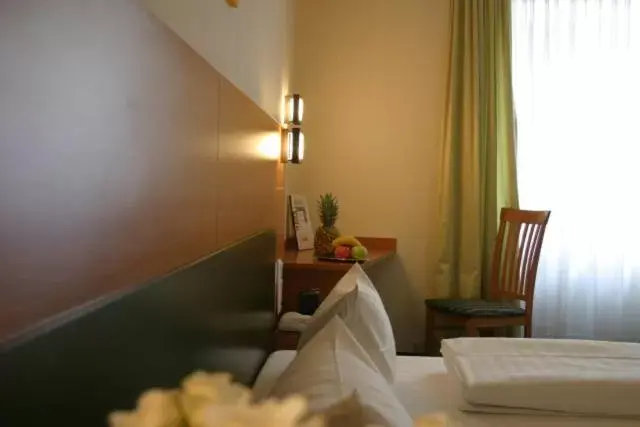 Decorative detail, Bed in Memphis Hotel Decorative detail, Bed in Memphis Hotel