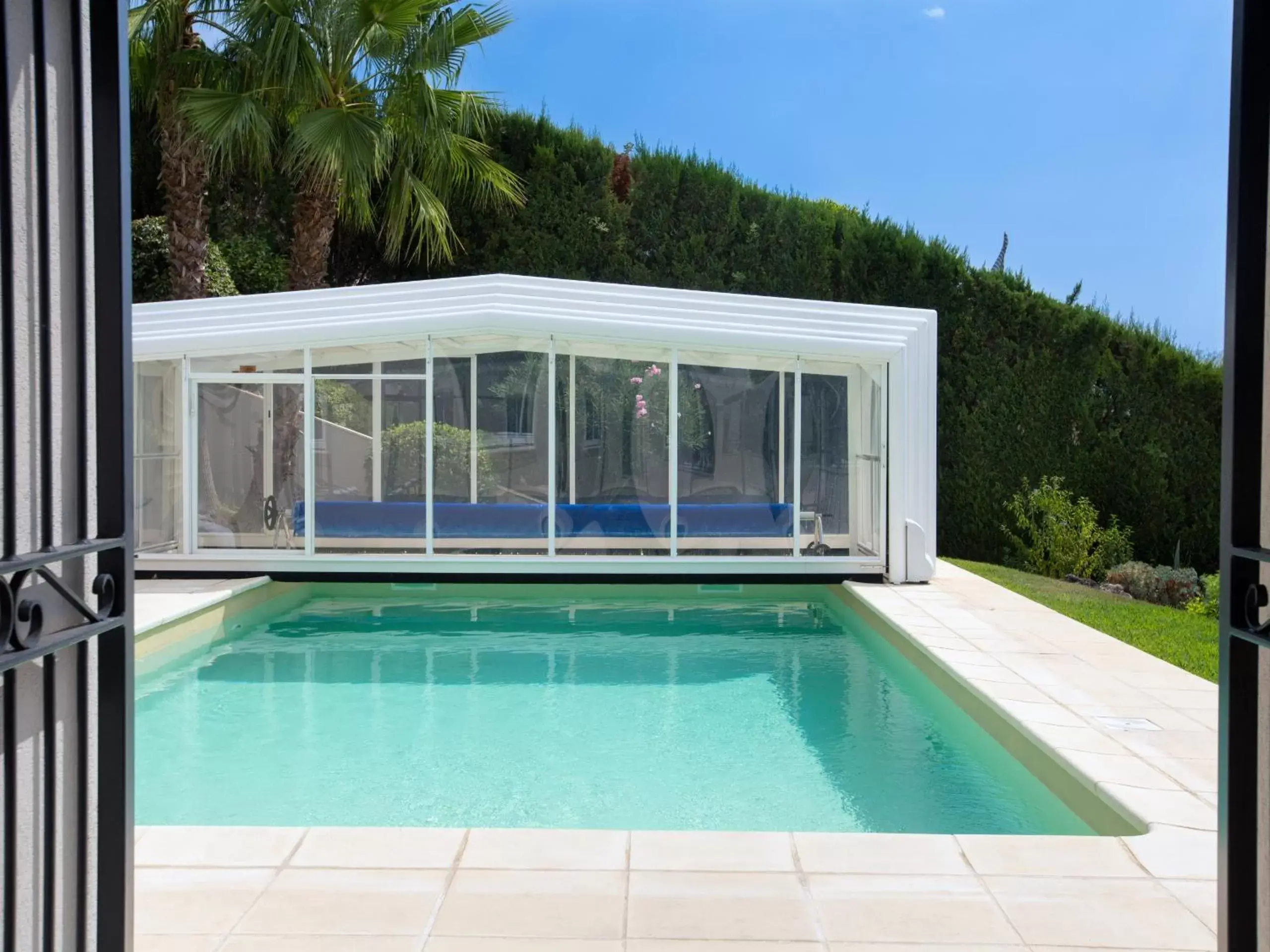 Activities, Swimming Pool in Les chambres d'hôtes de Mougins