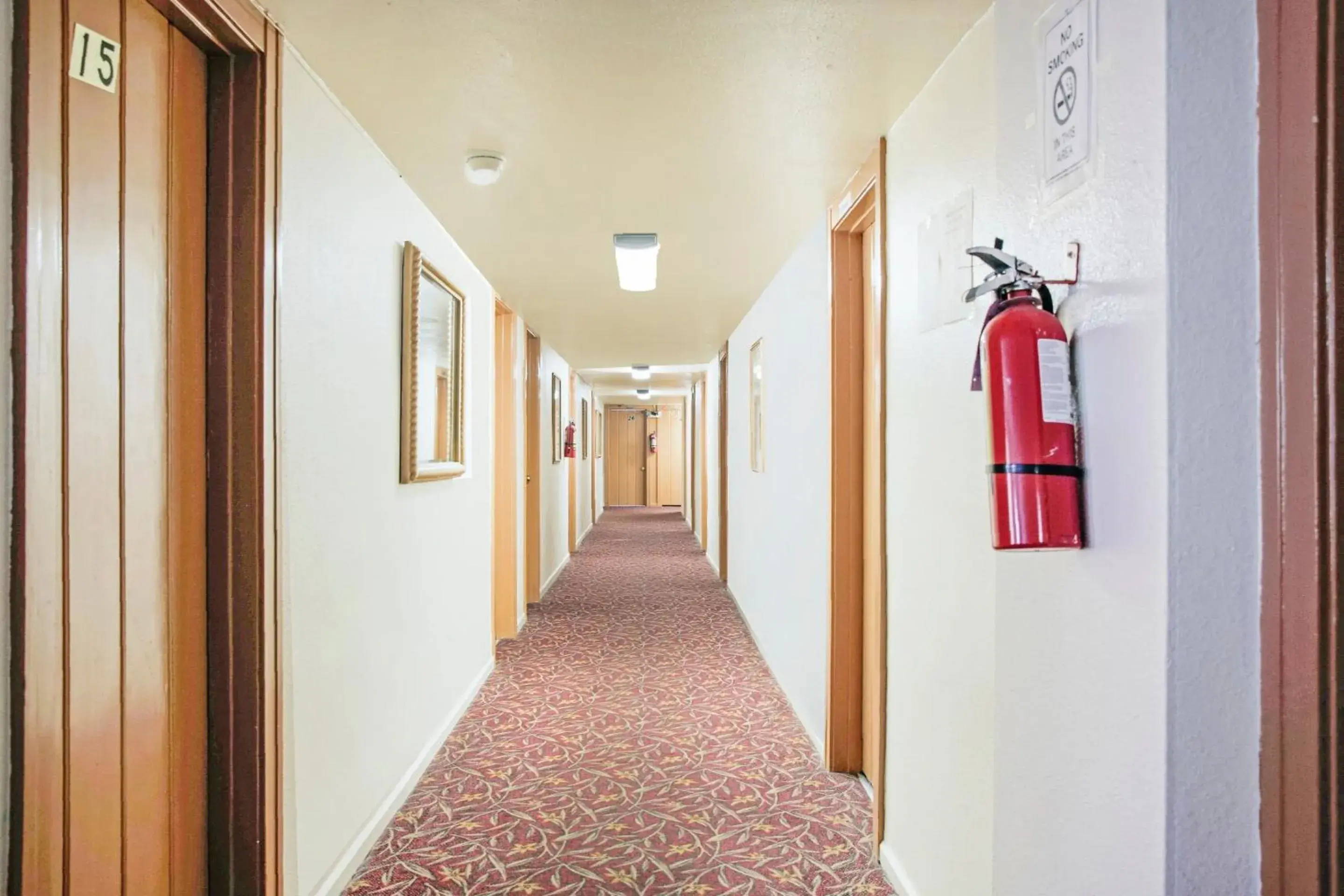 Lobby or reception in OYO Cameron Historic Hotel Brownsville I-69E