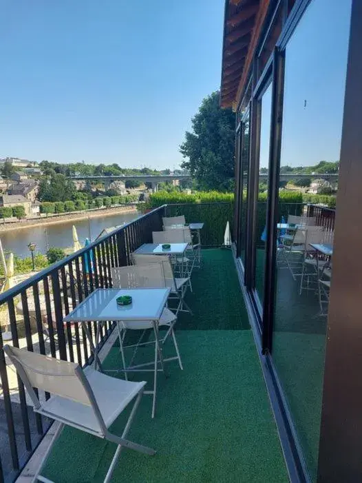 Balcony/Terrace in Hôtel La Tour des Anglais