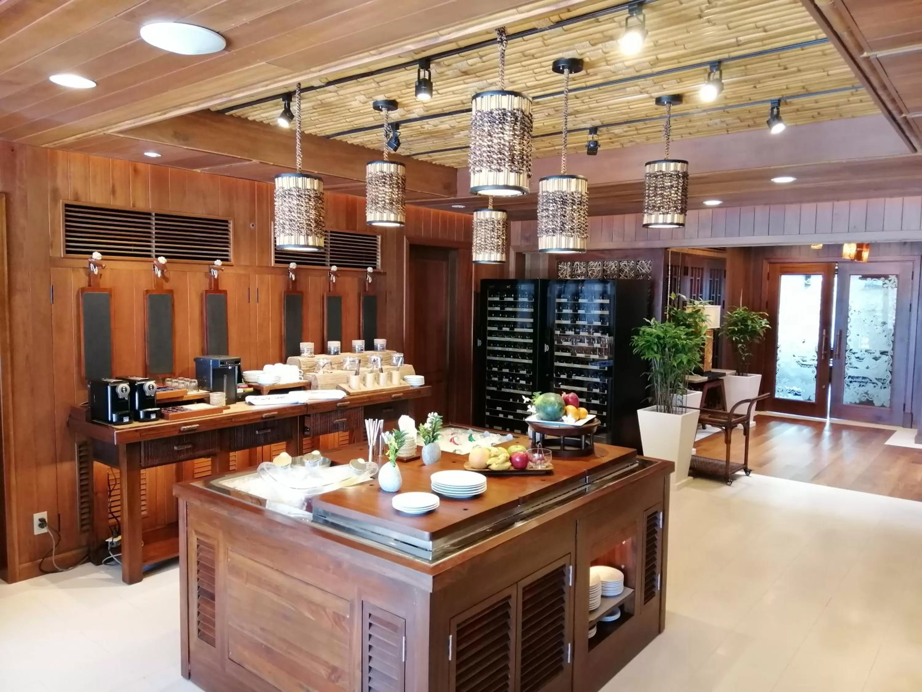 Food and drinks in Palau Pacific Resort & The Pristine Villas and Bungalows