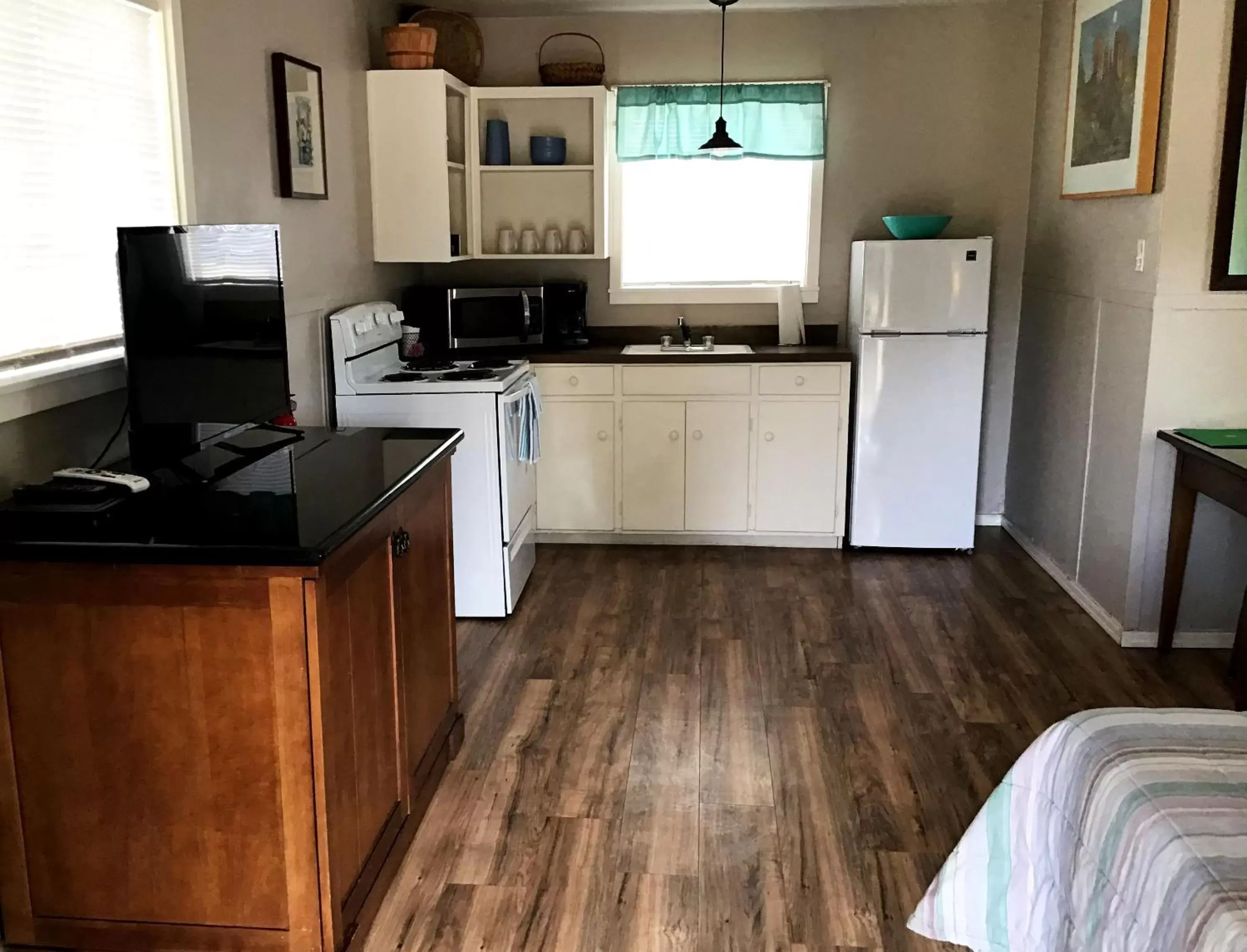 RV Park Location Cabin 23 Pet-Friendly 2 Queen Beds - single occupancy in Roosevelt Resort Park RV Park Location Cabin 23 Pet-Friendly 2 Queen Beds - single occupancy in Roosevelt Resort Park