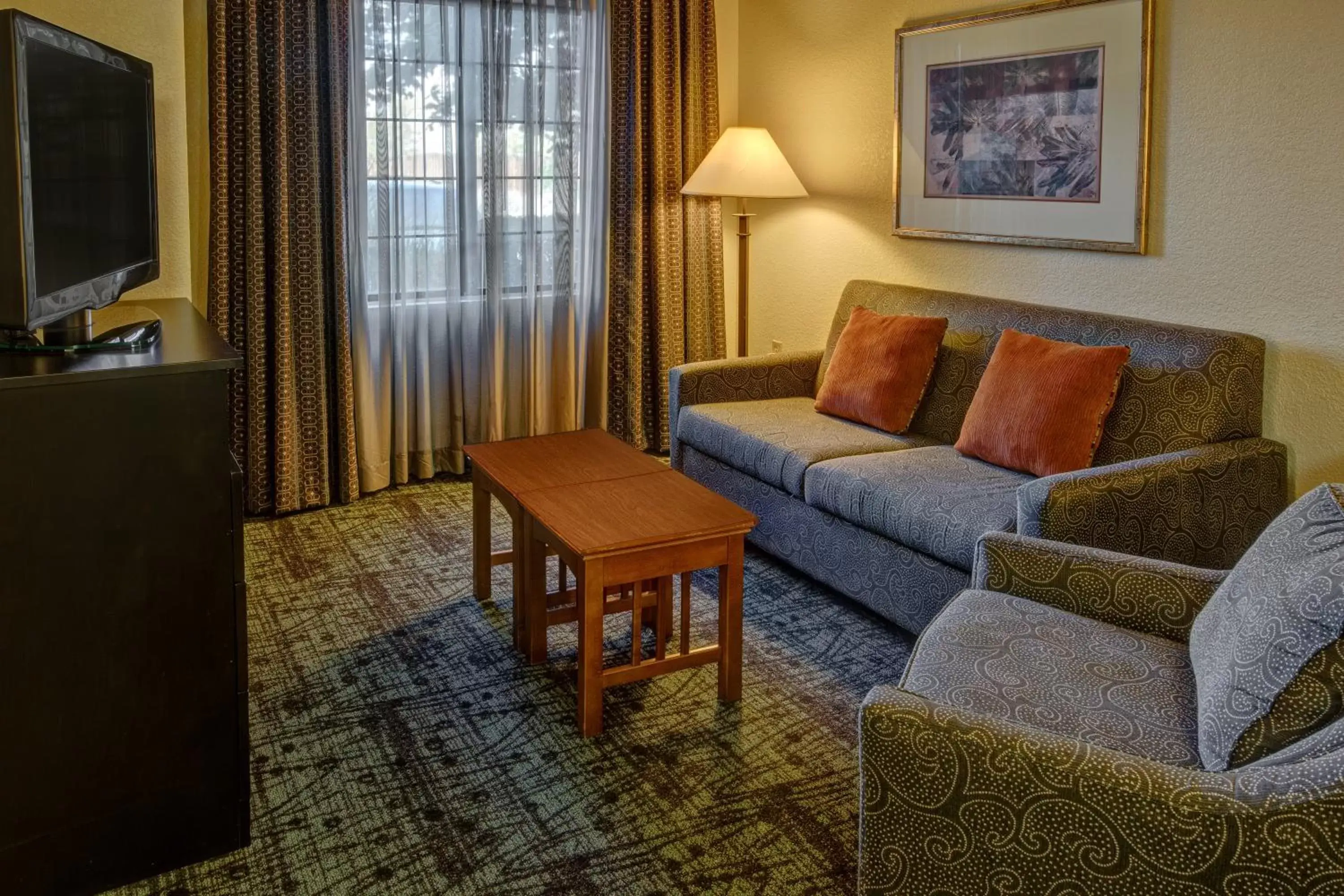Photo of the whole room, Seating Area in Staybridge Suites Denver - Cherry Creek, an IHG Hotel